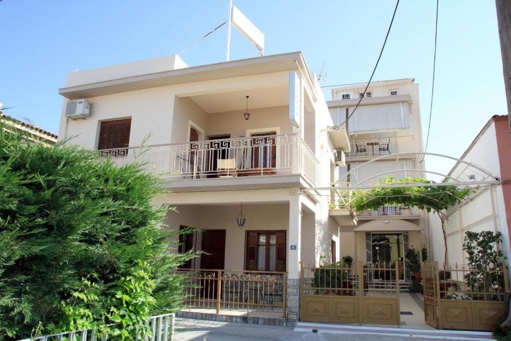 Hotel Stella outside view | Ξενοδοχείο Στέλλα