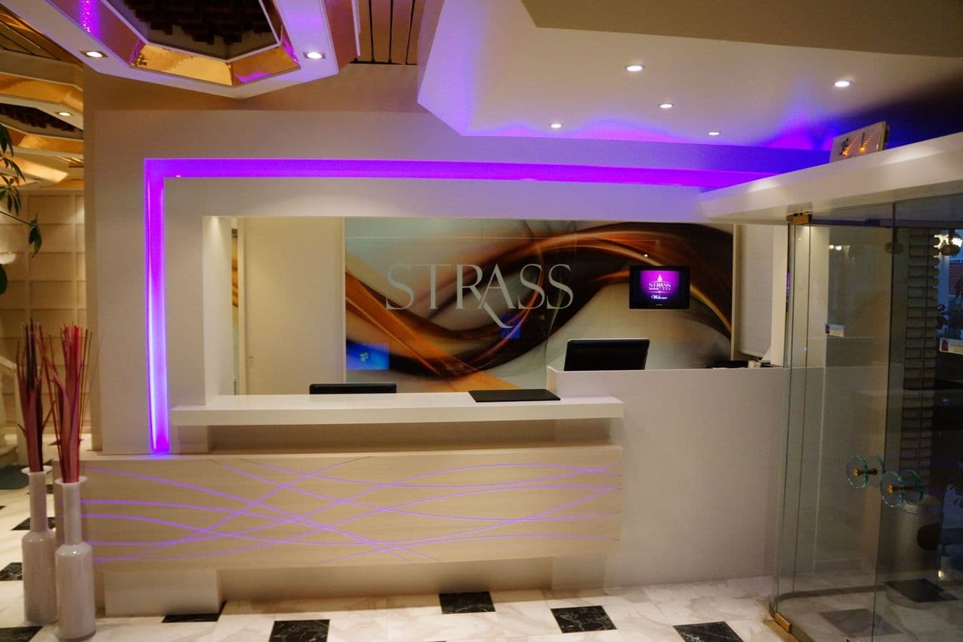 properties-STRASS-0.jpg