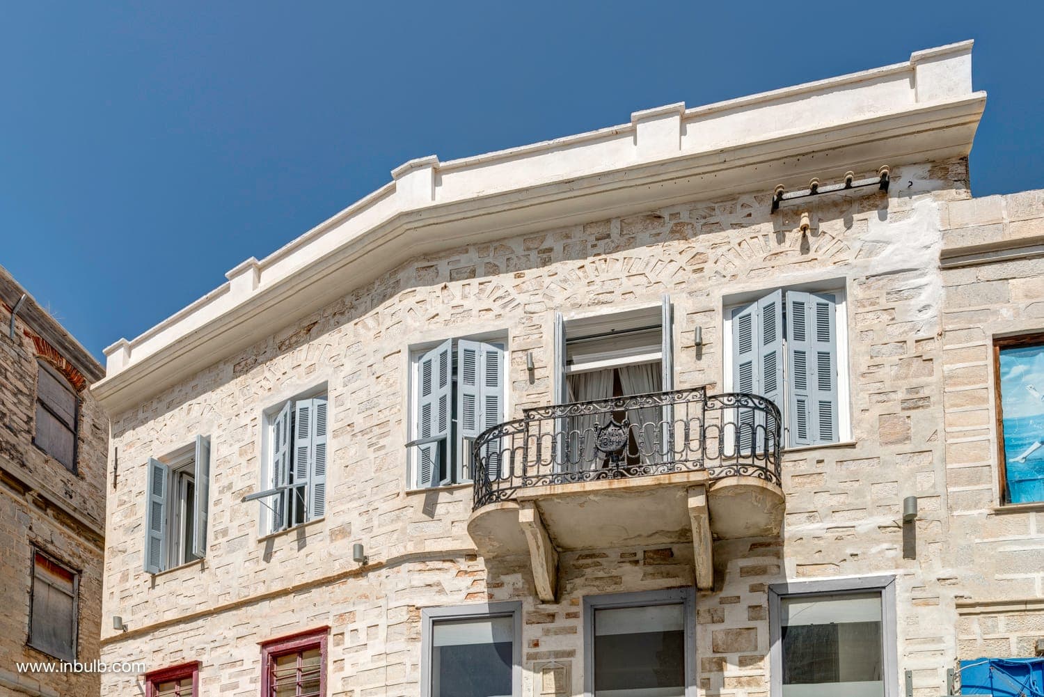 properties-SUI1844-1.jpg