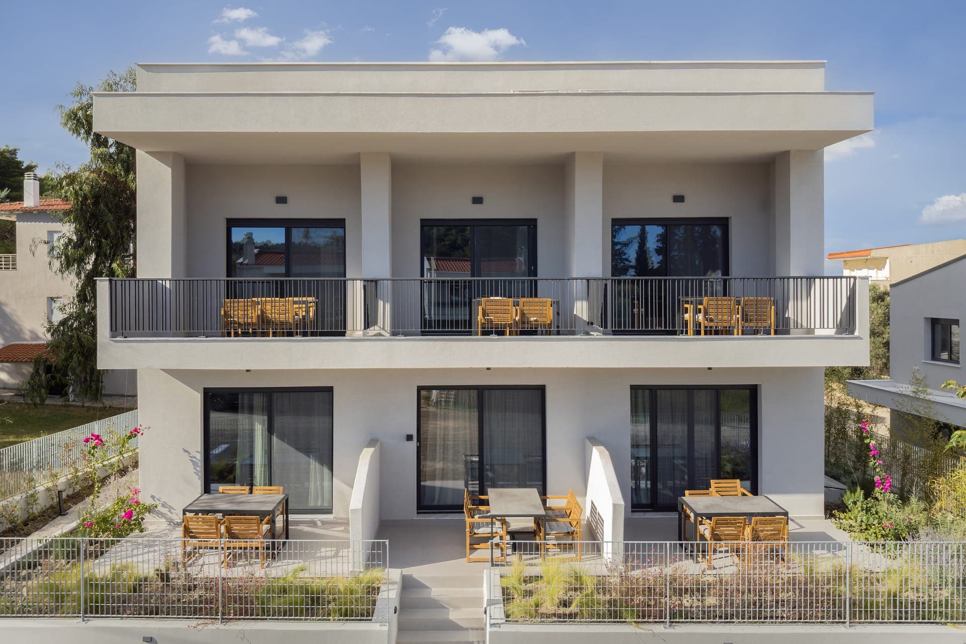 properties-THE8SUITES-0.jpg