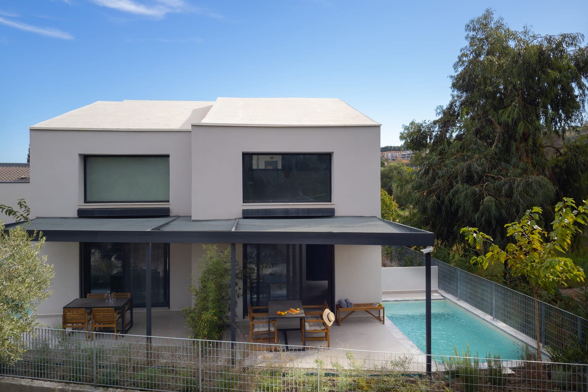properties-THE8SUITES-1.jpg