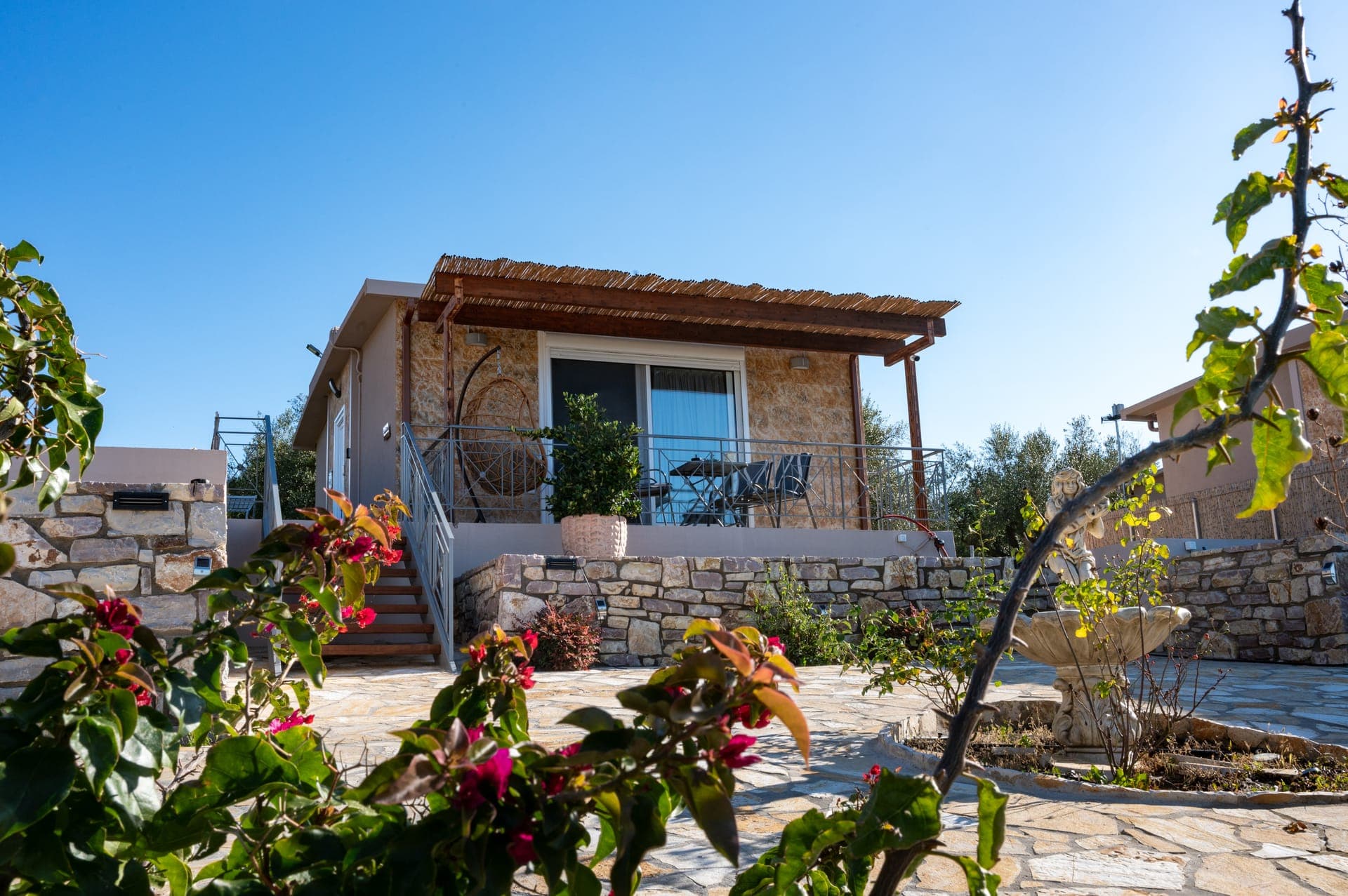 properties-THEALUXRES-1.jpg
