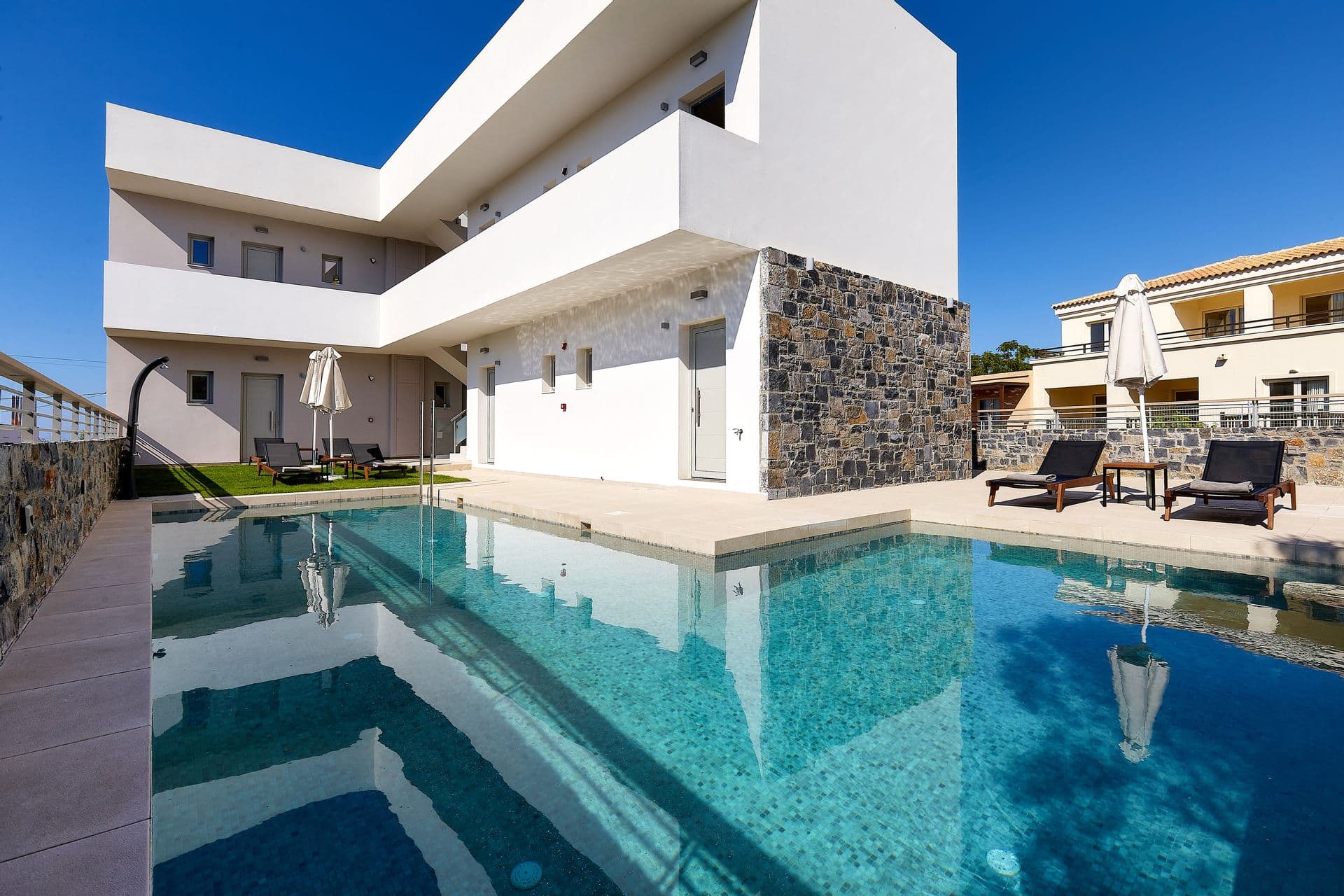 properties-THEASEA-3.jpg