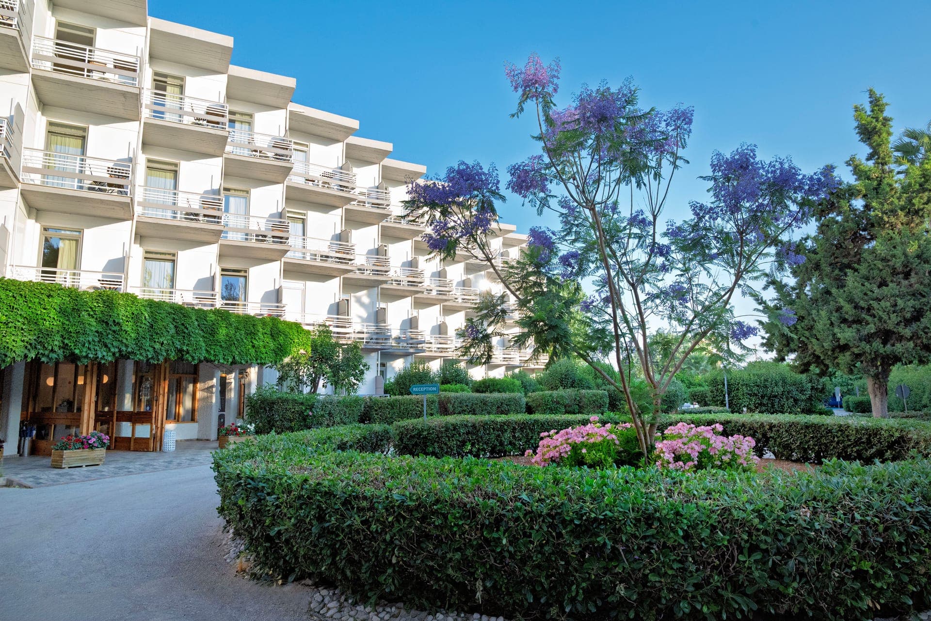 properties-THEGROVE-2.jpg