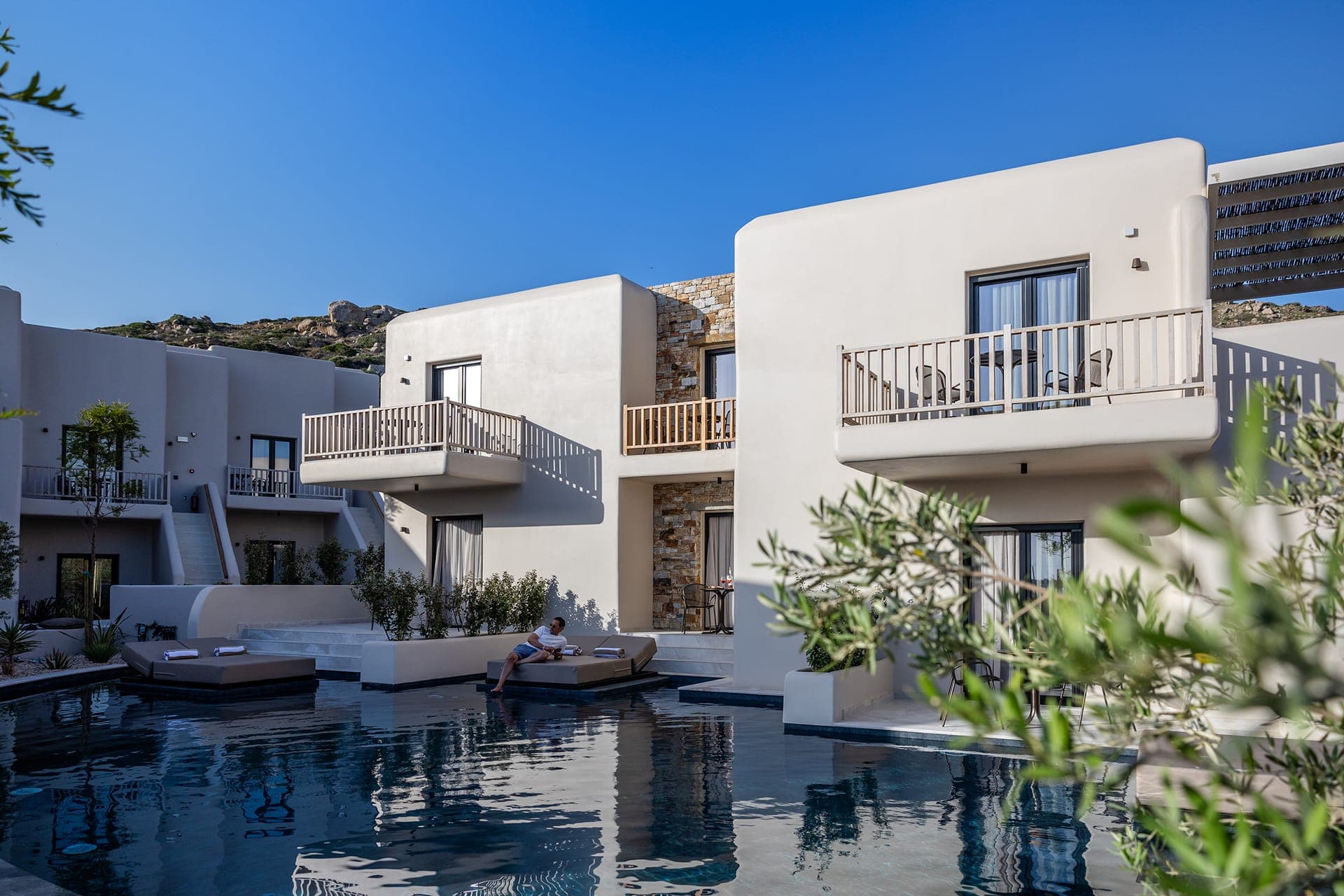 properties-THEKEYNAXO-0.jpg