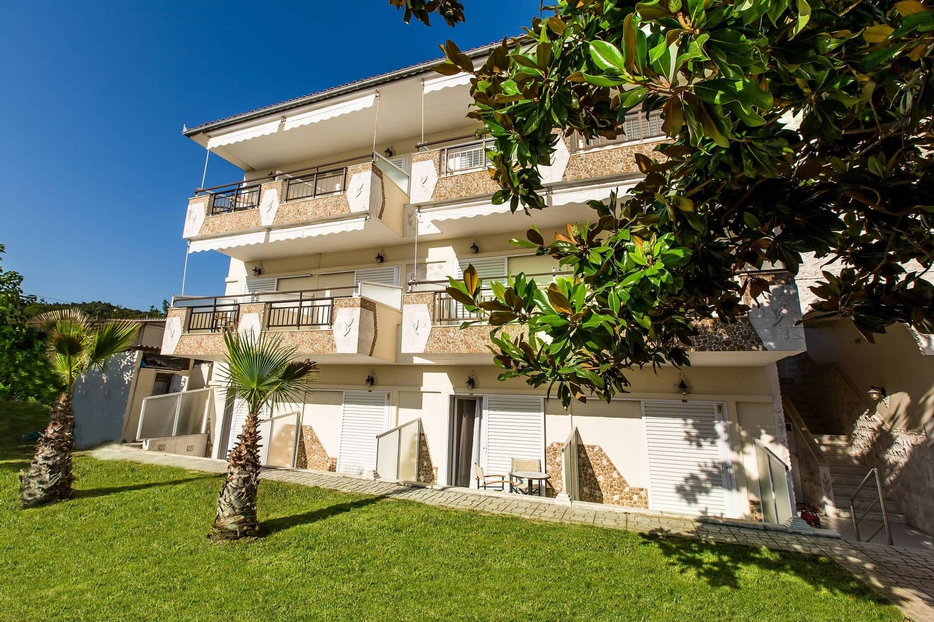 properties-THEMELIS-2.jpg