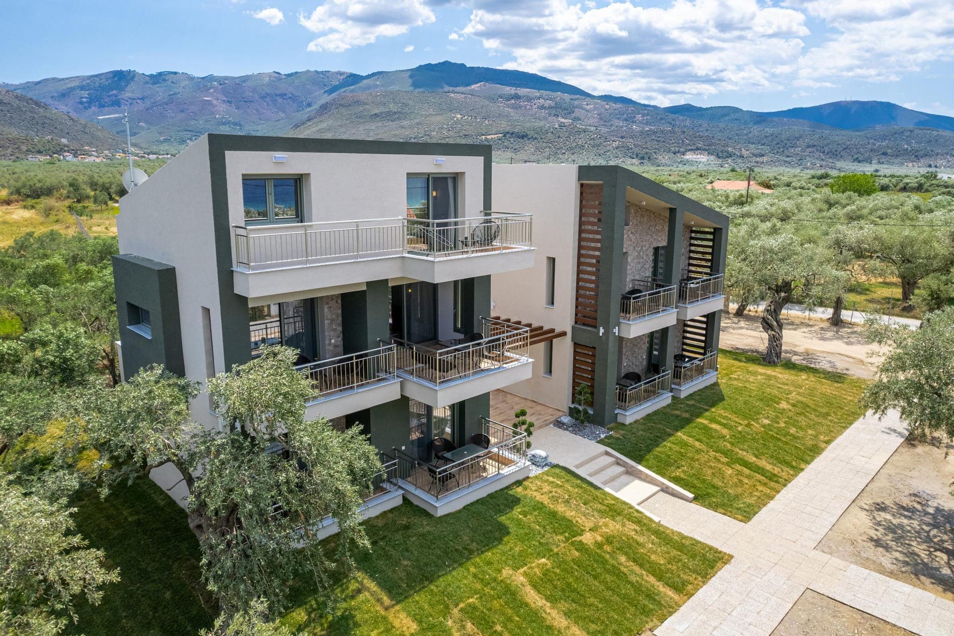 properties-THEOLIVE-2.jpg
