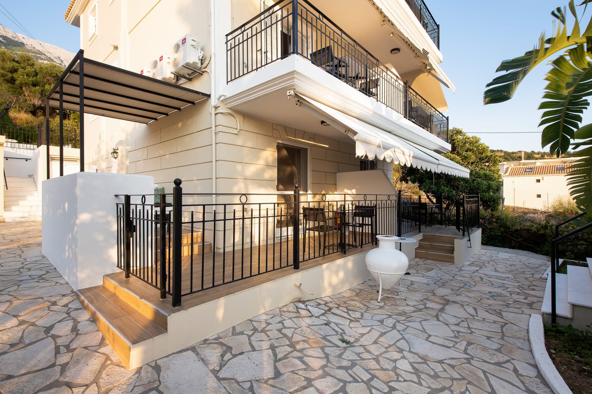 properties-THOMATOSLB-0.jpg