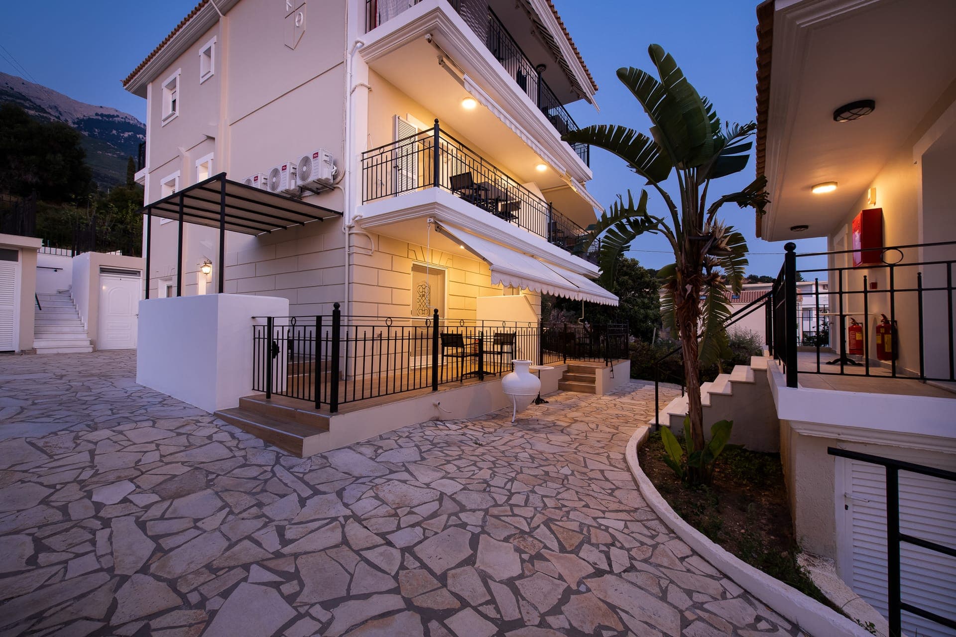 properties-THOMATOSLB-2.jpg