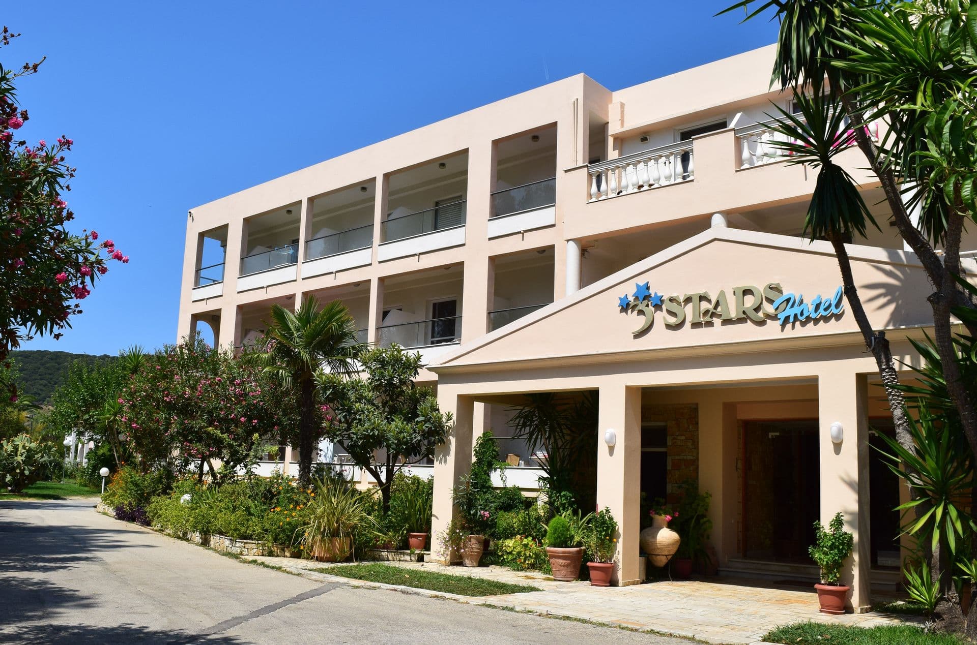properties-THREEHOTEL-2.jpg