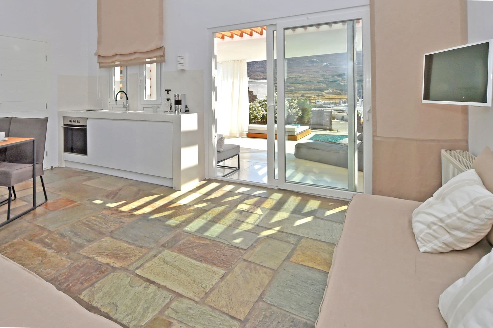 properties-TINOSBLEND-3.jpg