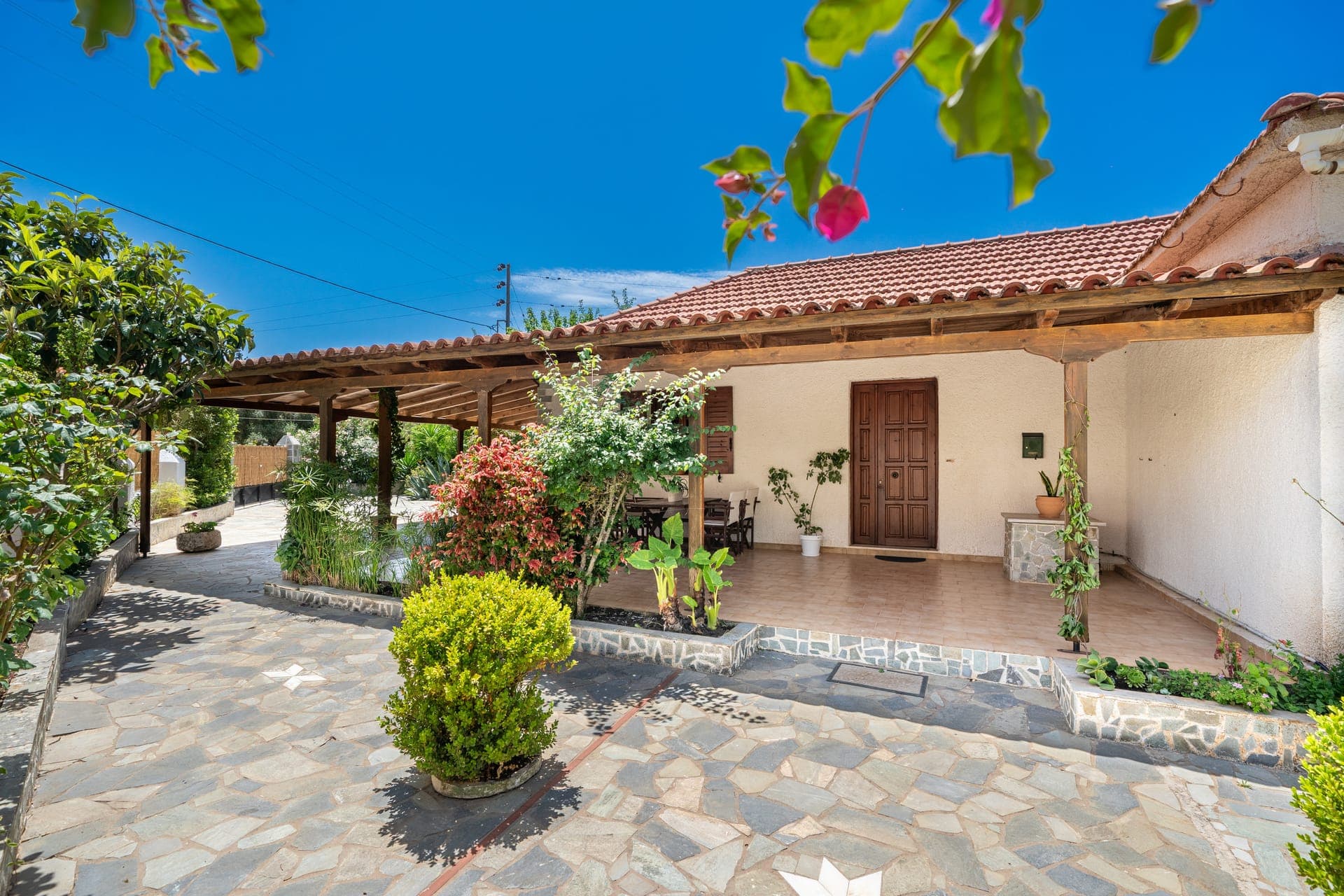 properties-TOSPITAKIK-1.jpg