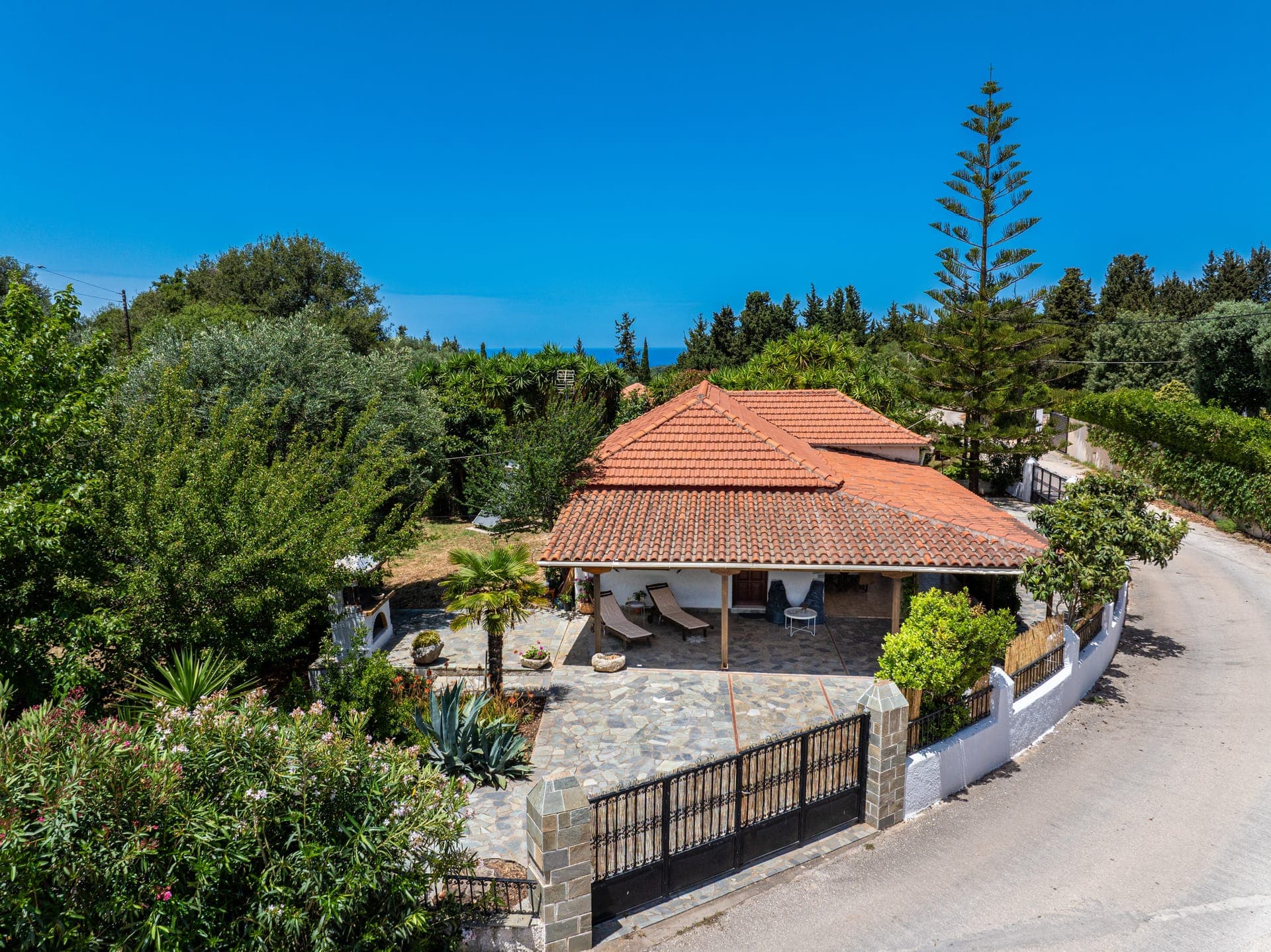 properties-TOSPITAKIK-2.jpg