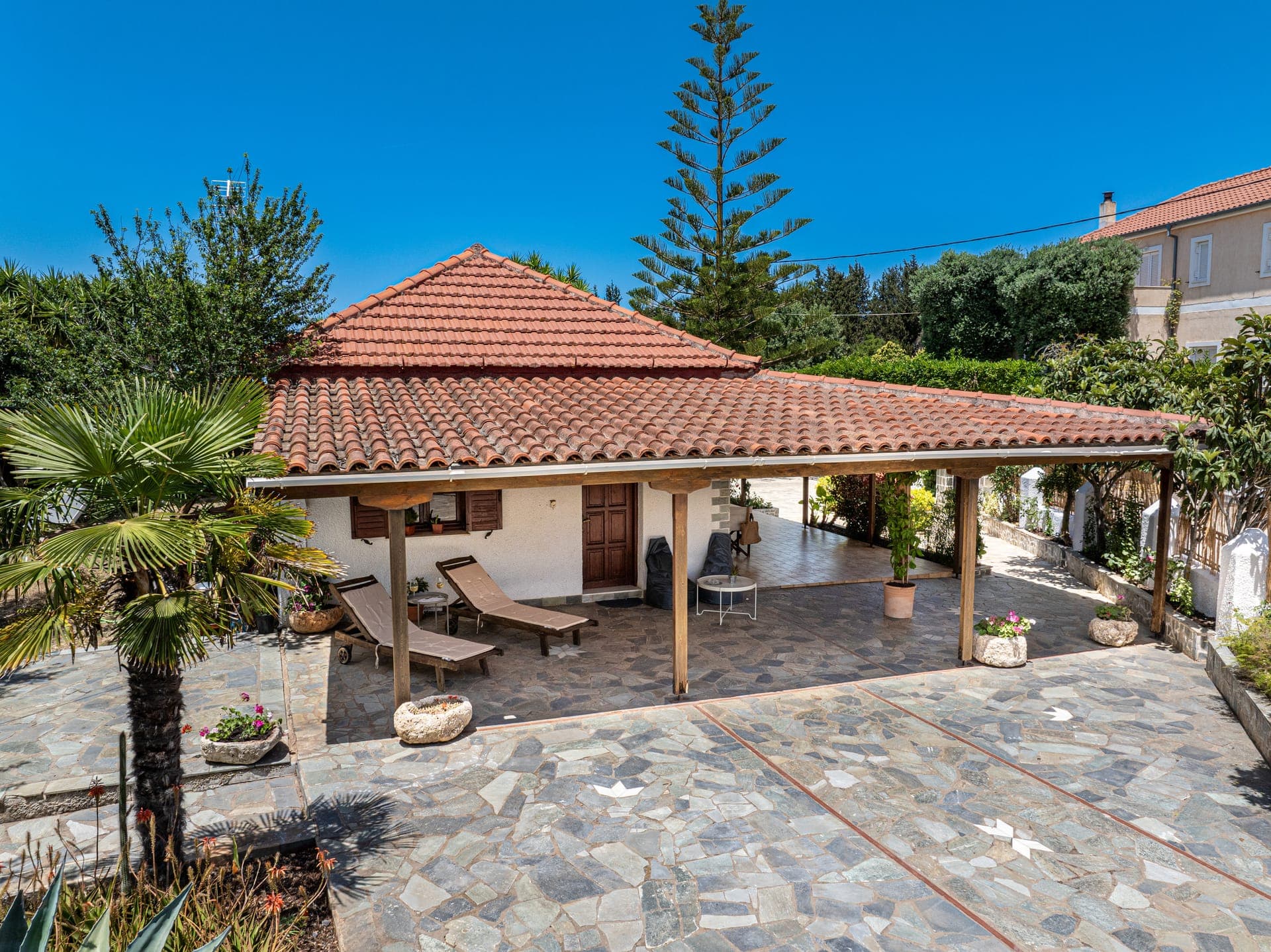 properties-TOSPITAKIK-3.jpg