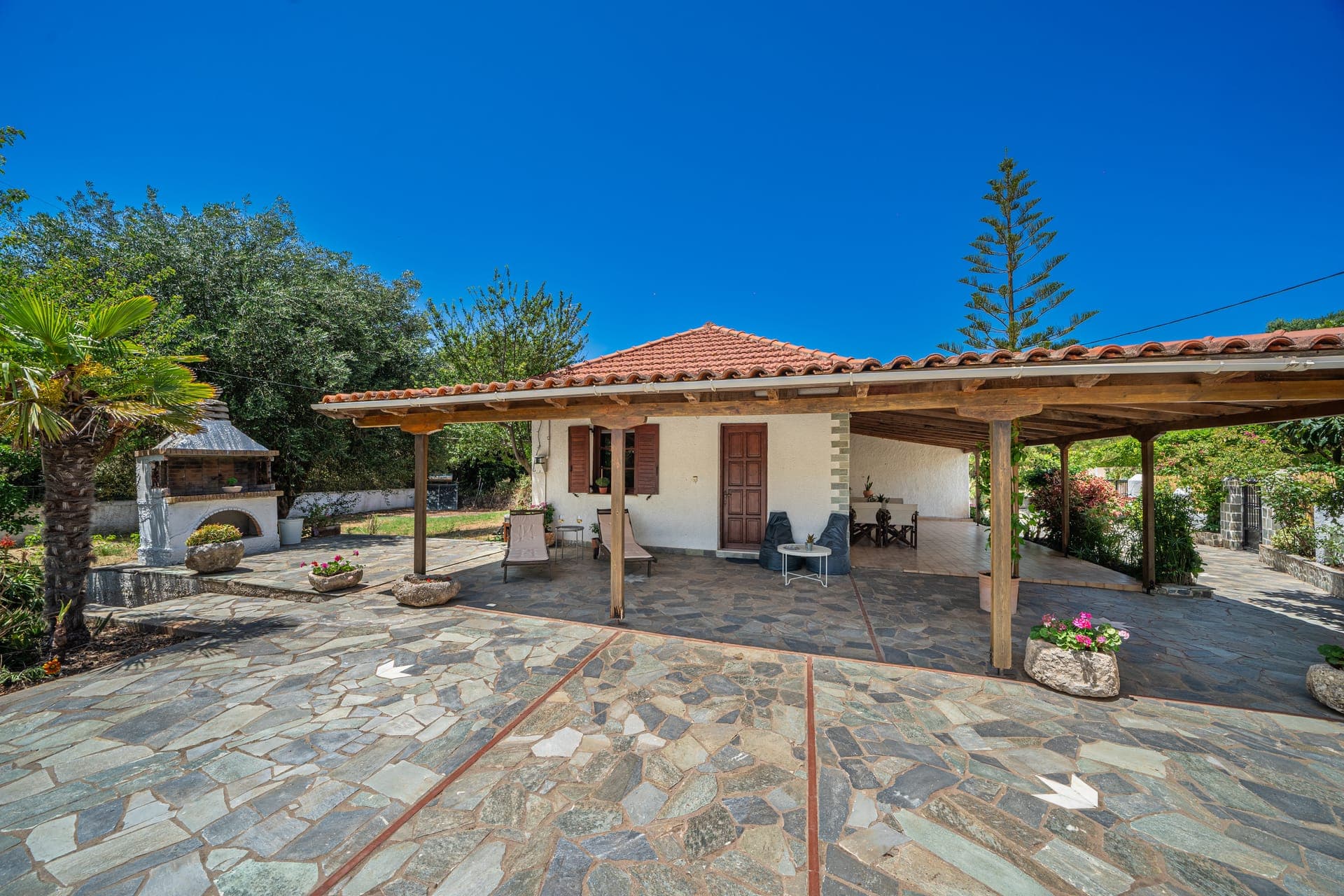 properties-TOSPITAKIK-4.jpg