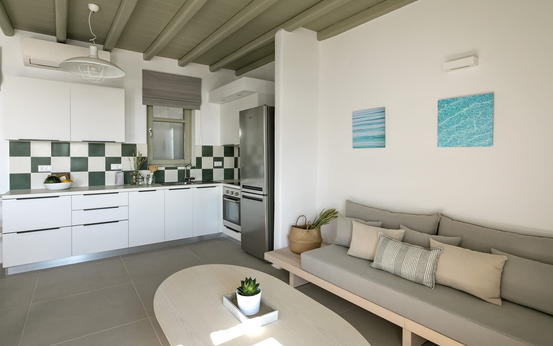properties-TOURLOSBAY-1.jpg