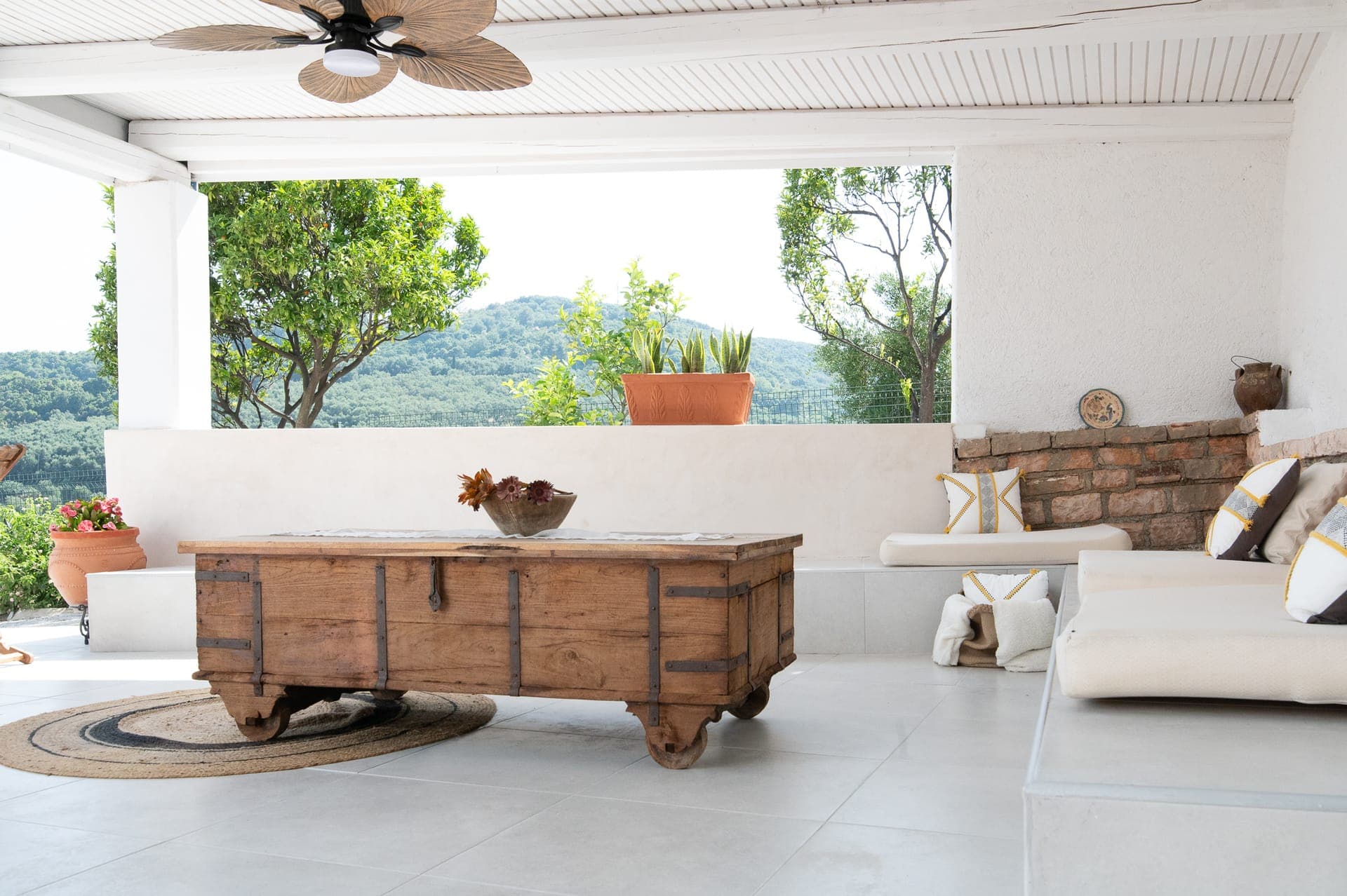 properties-TWLICHNOS-0.jpg
