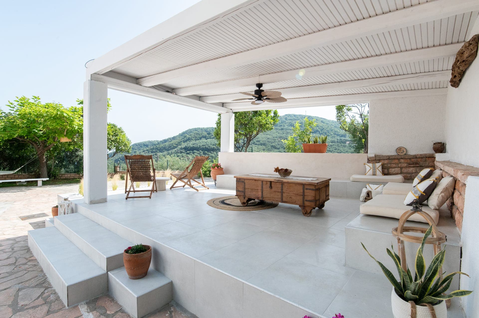 properties-TWLICHNOS-2.jpg
