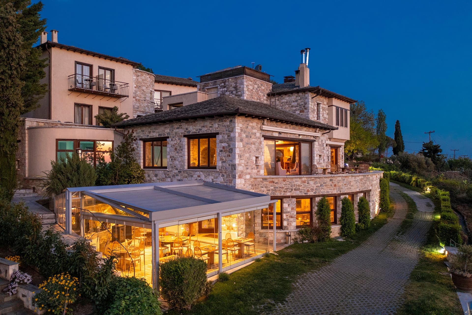 properties-VALENI-3.jpg