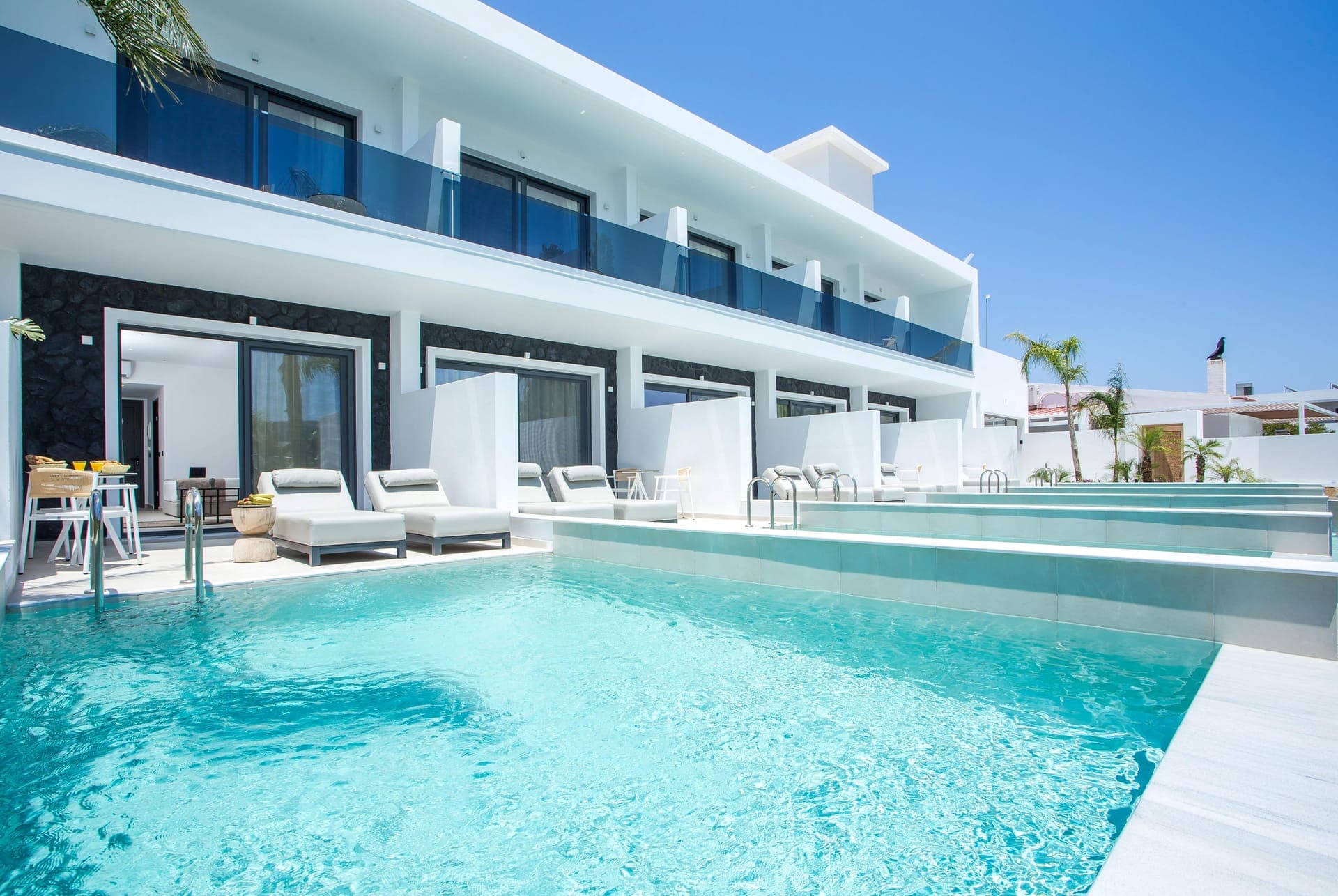 properties-VANIKSUITE-4.jpg