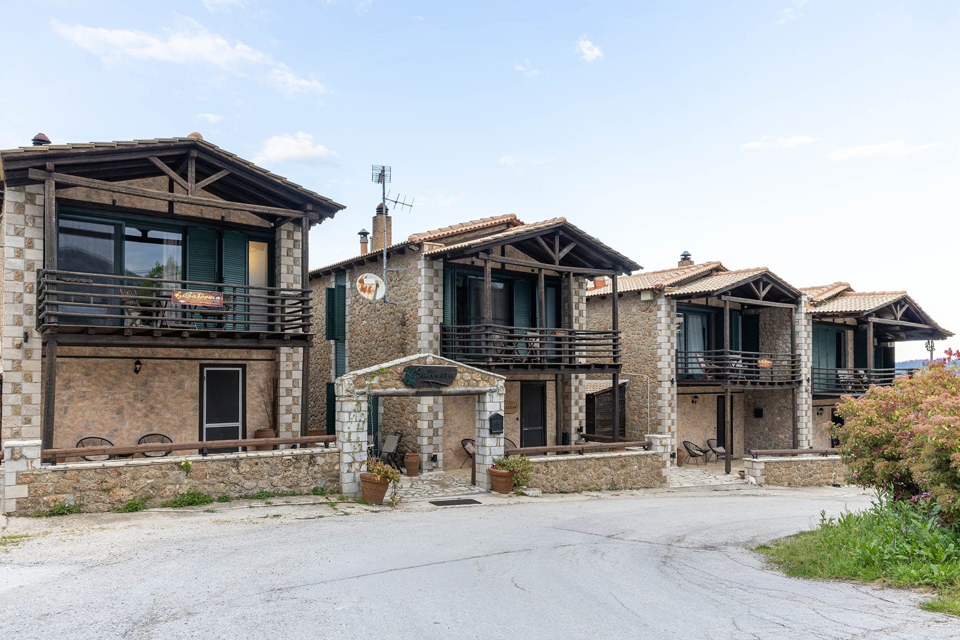 properties-VATHYSKIA-2.jpg