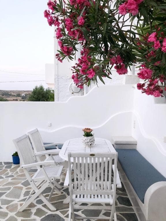 properties-VELETAS-1.jpg