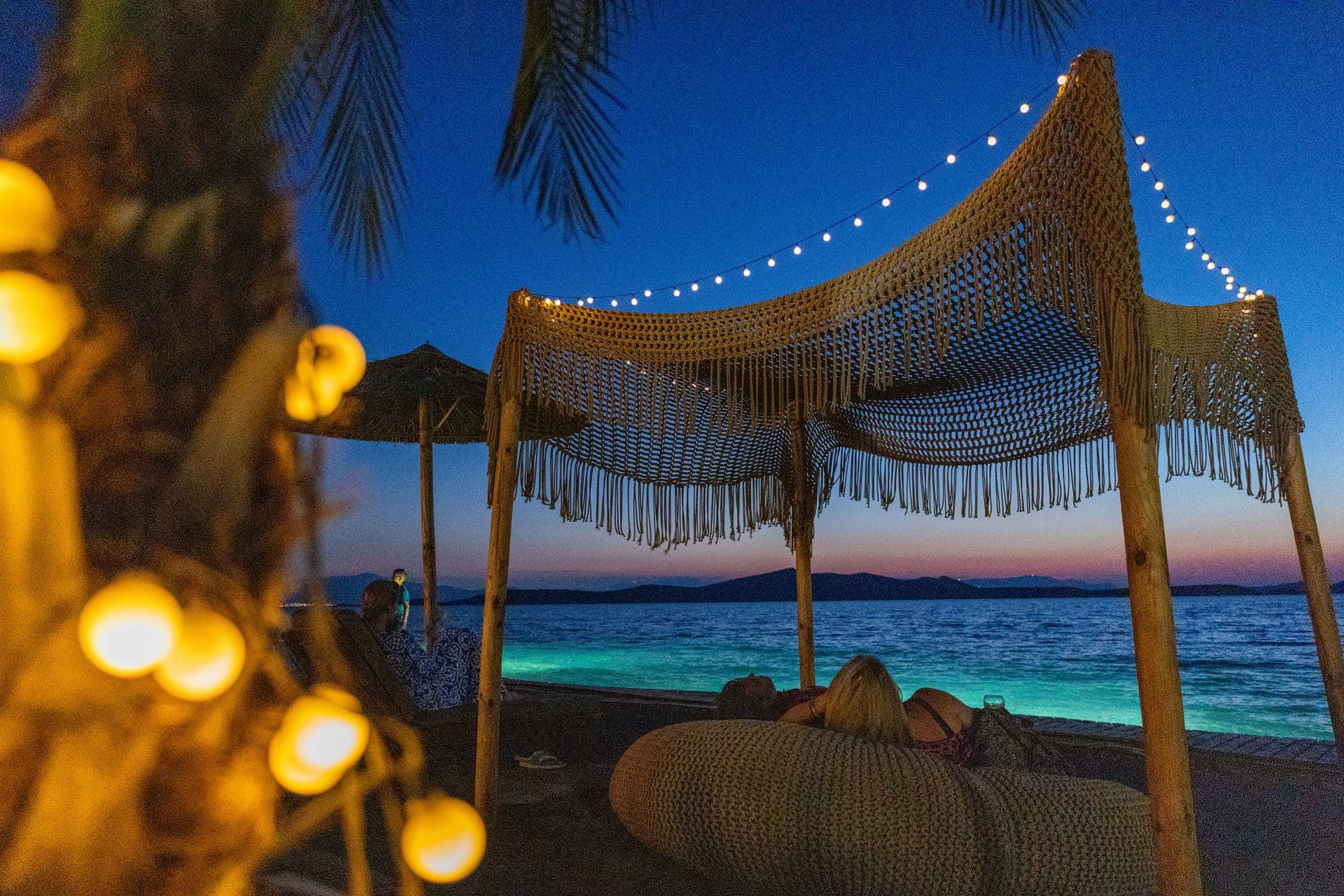 BEACH BAR