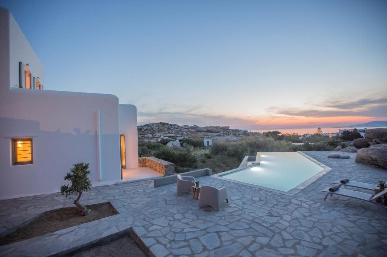 properties-VILLAADAM-1.jpg