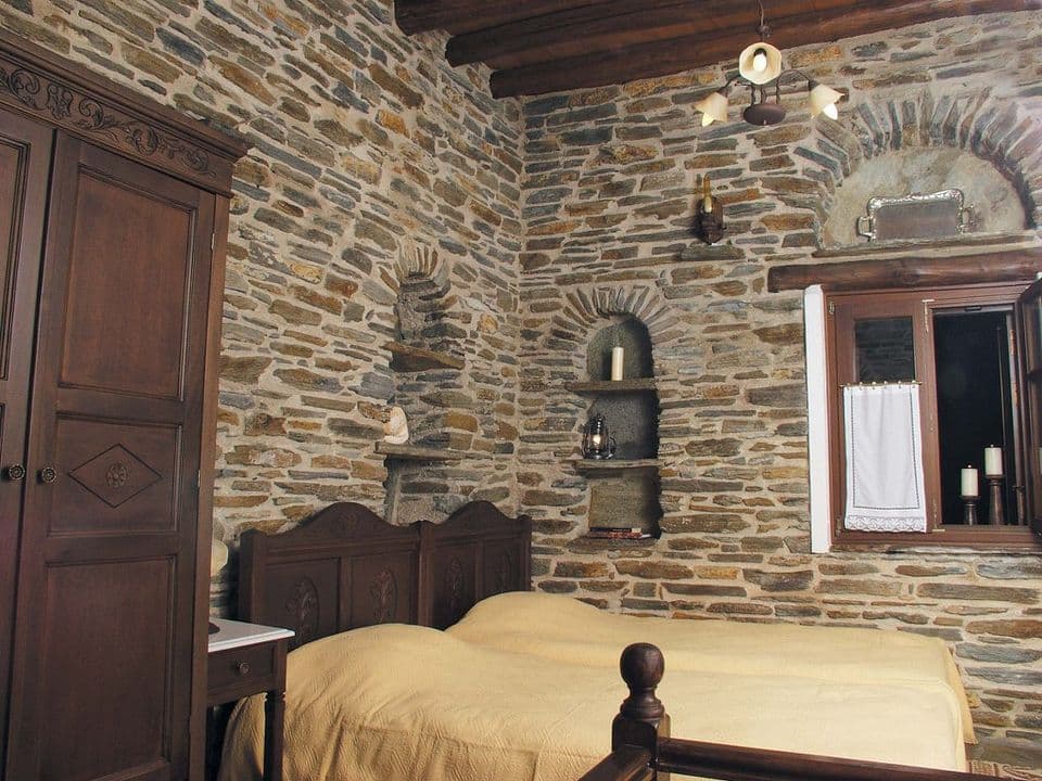 properties-VILLAANAST-1.jpg