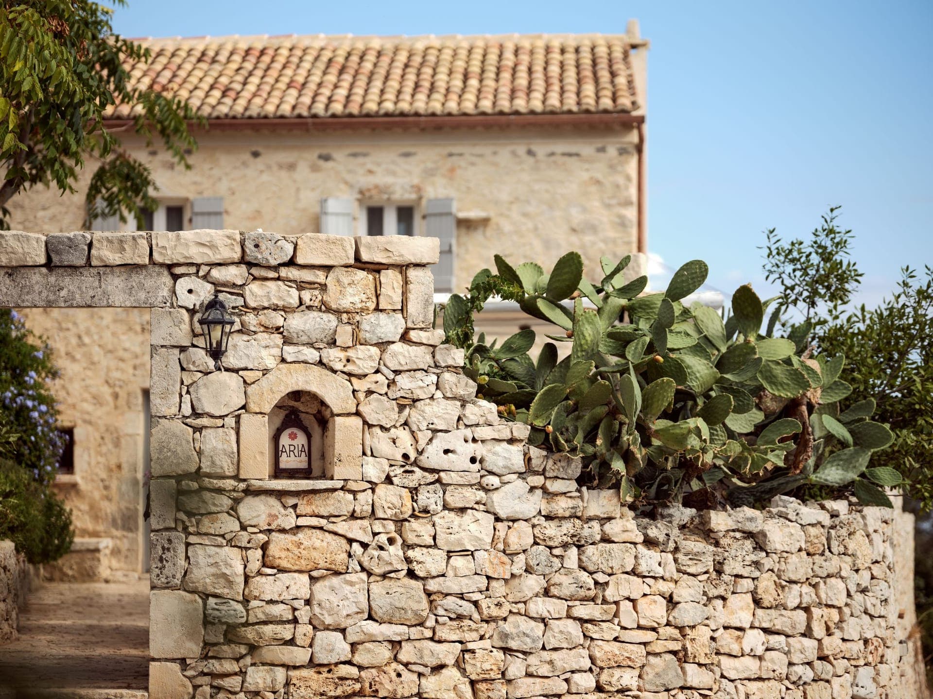 properties-VILLAARIA-1.jpg