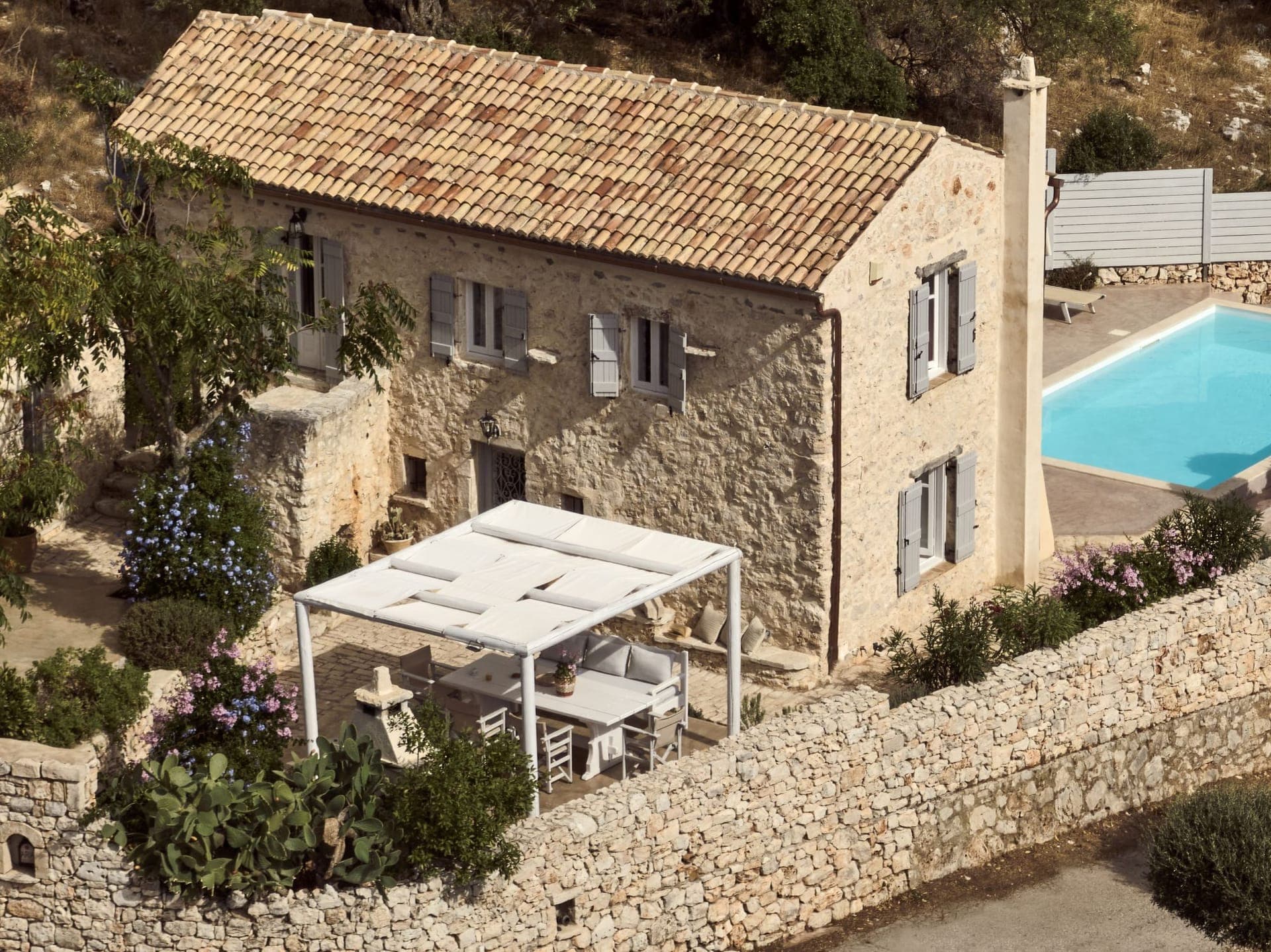 properties-VILLAARIA-2.jpg