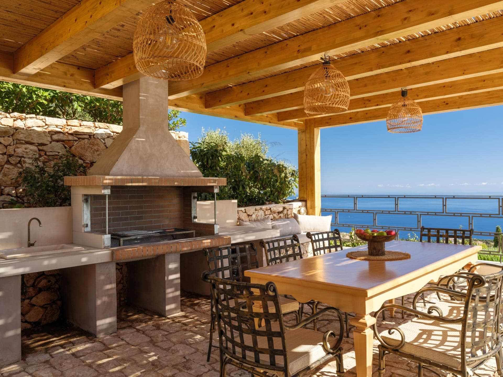 properties-VILLAARMOS-2.jpg