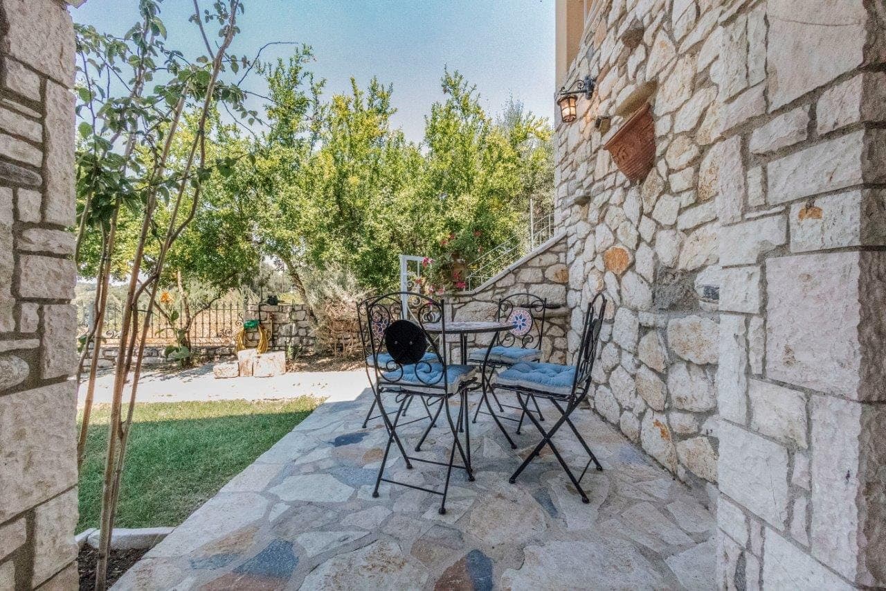 properties-VILLALETOC-3.jpg