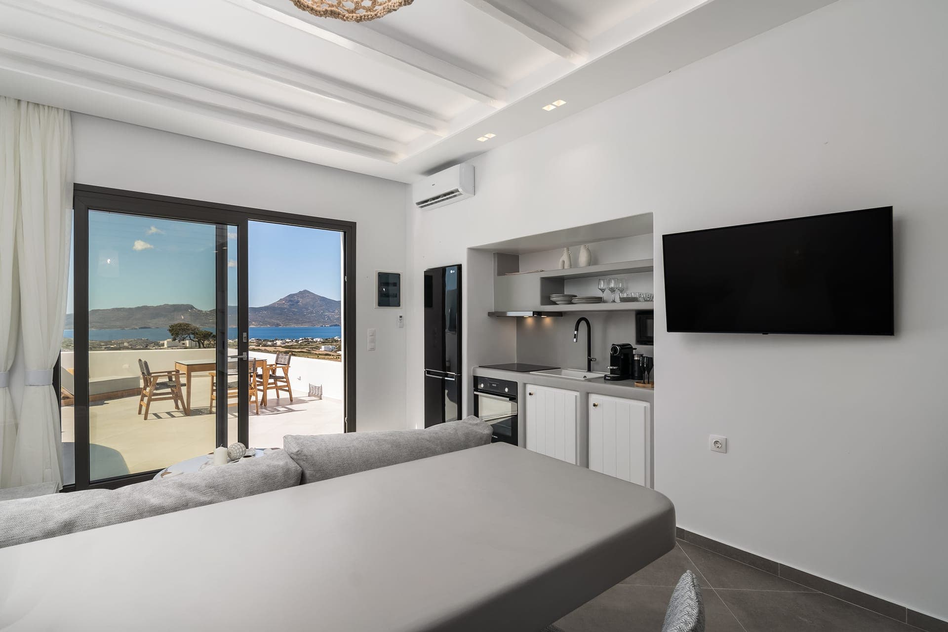 properties-VILLALEUKI-3.jpg