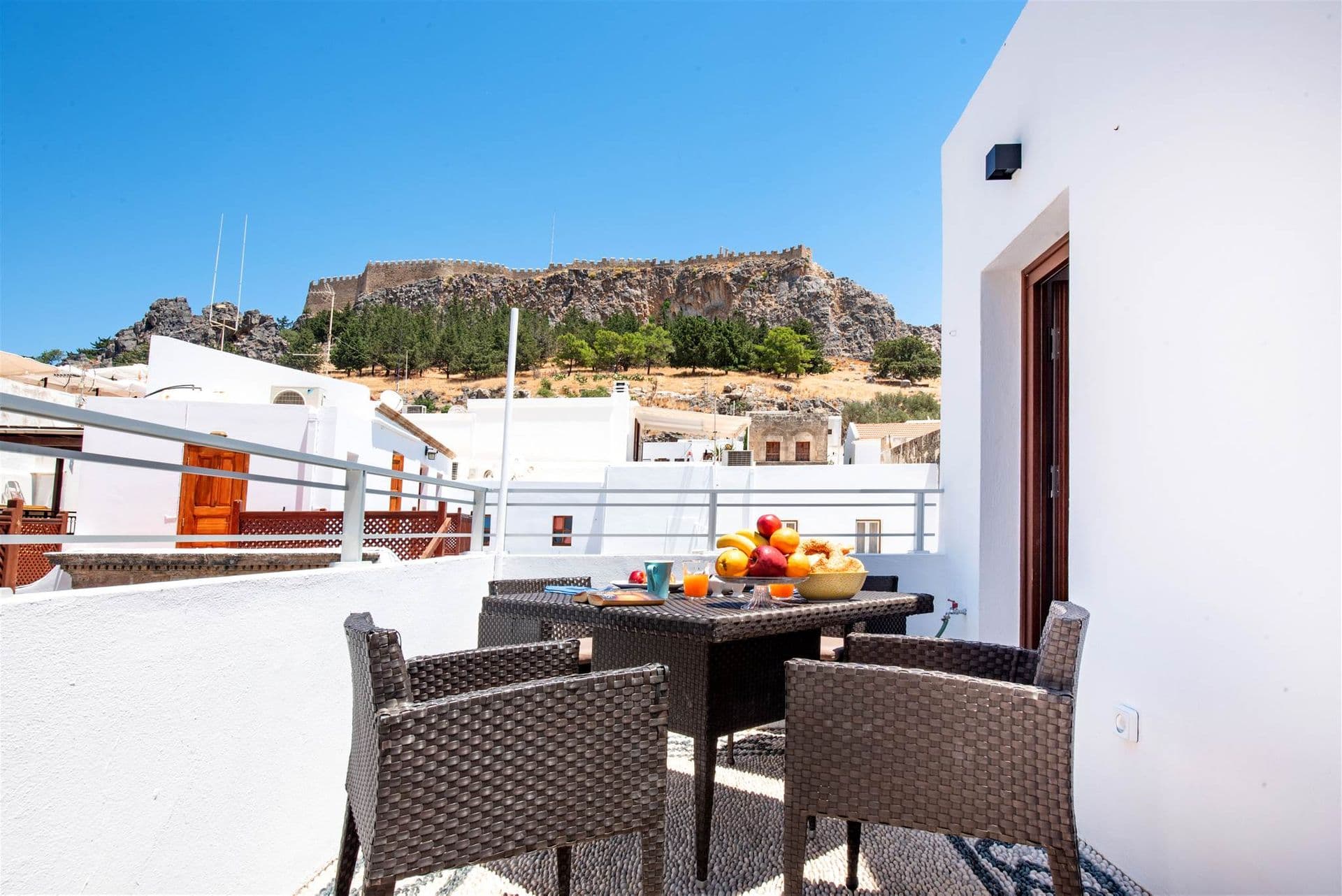 properties-VILLALINDO-0.jpg