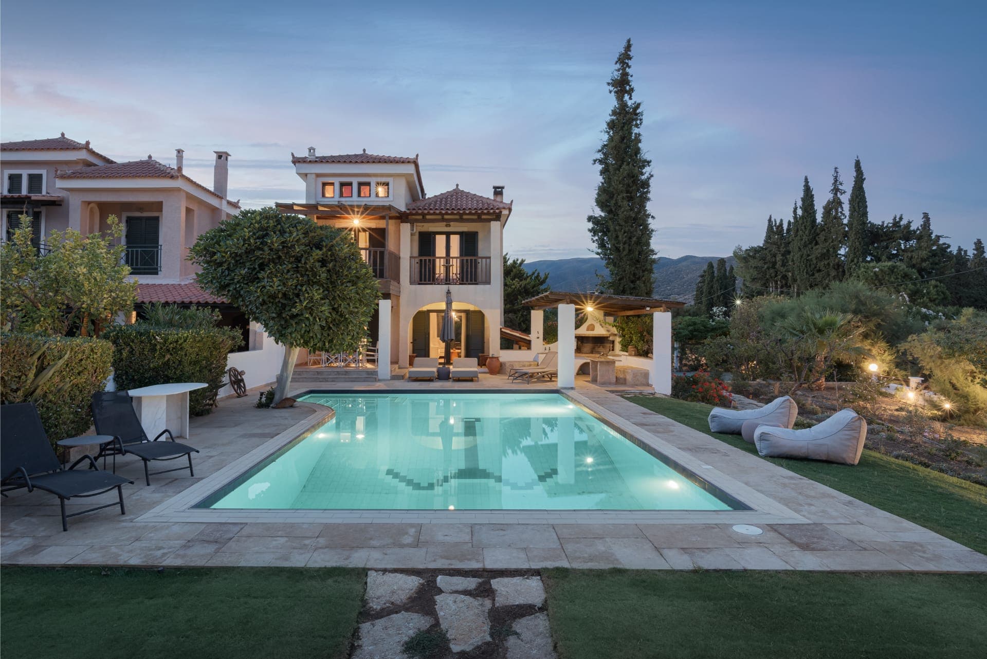 properties-VILLANEFEL-0.jpg