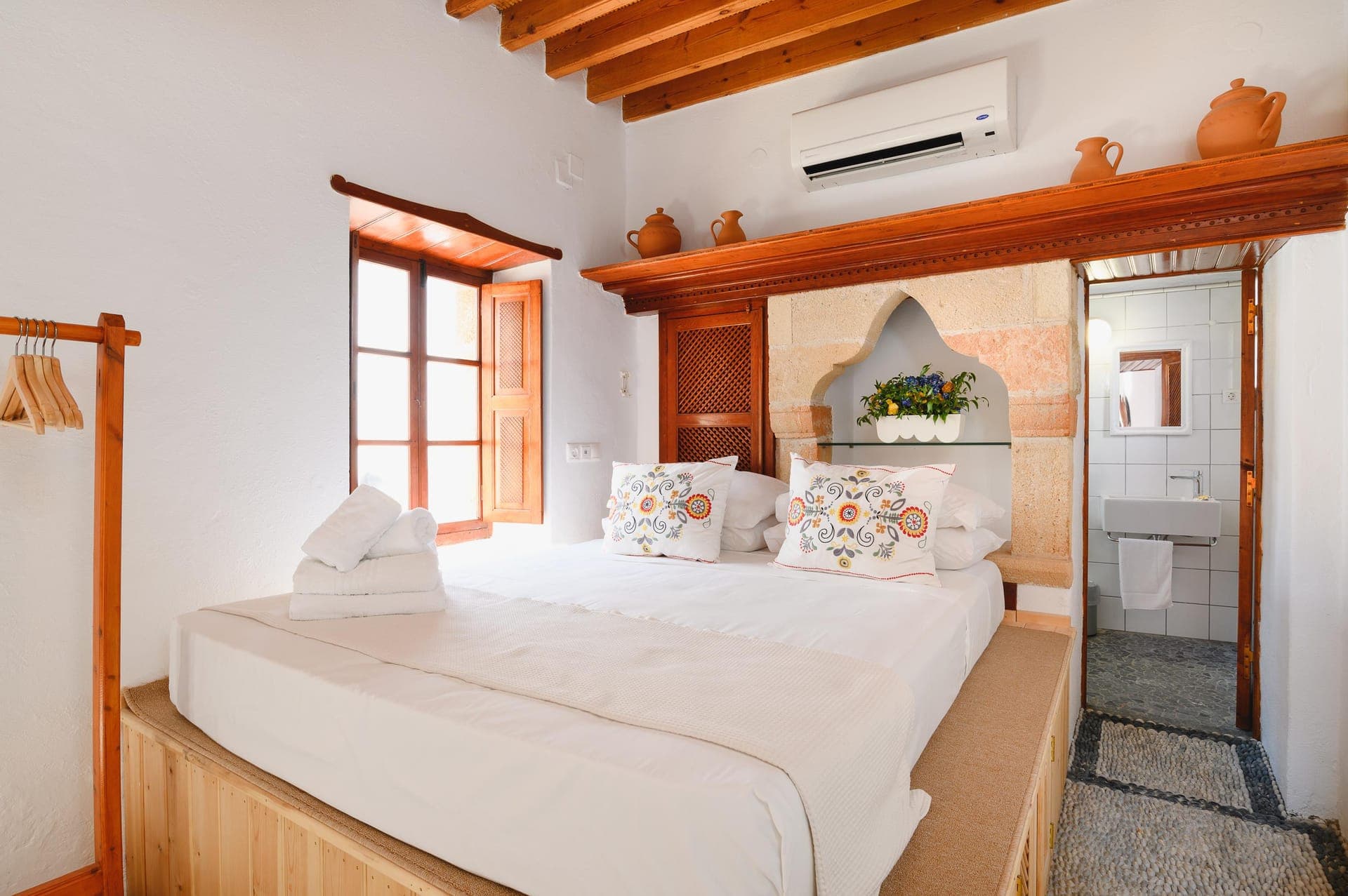 properties-VILLANOUNA-3.jpg