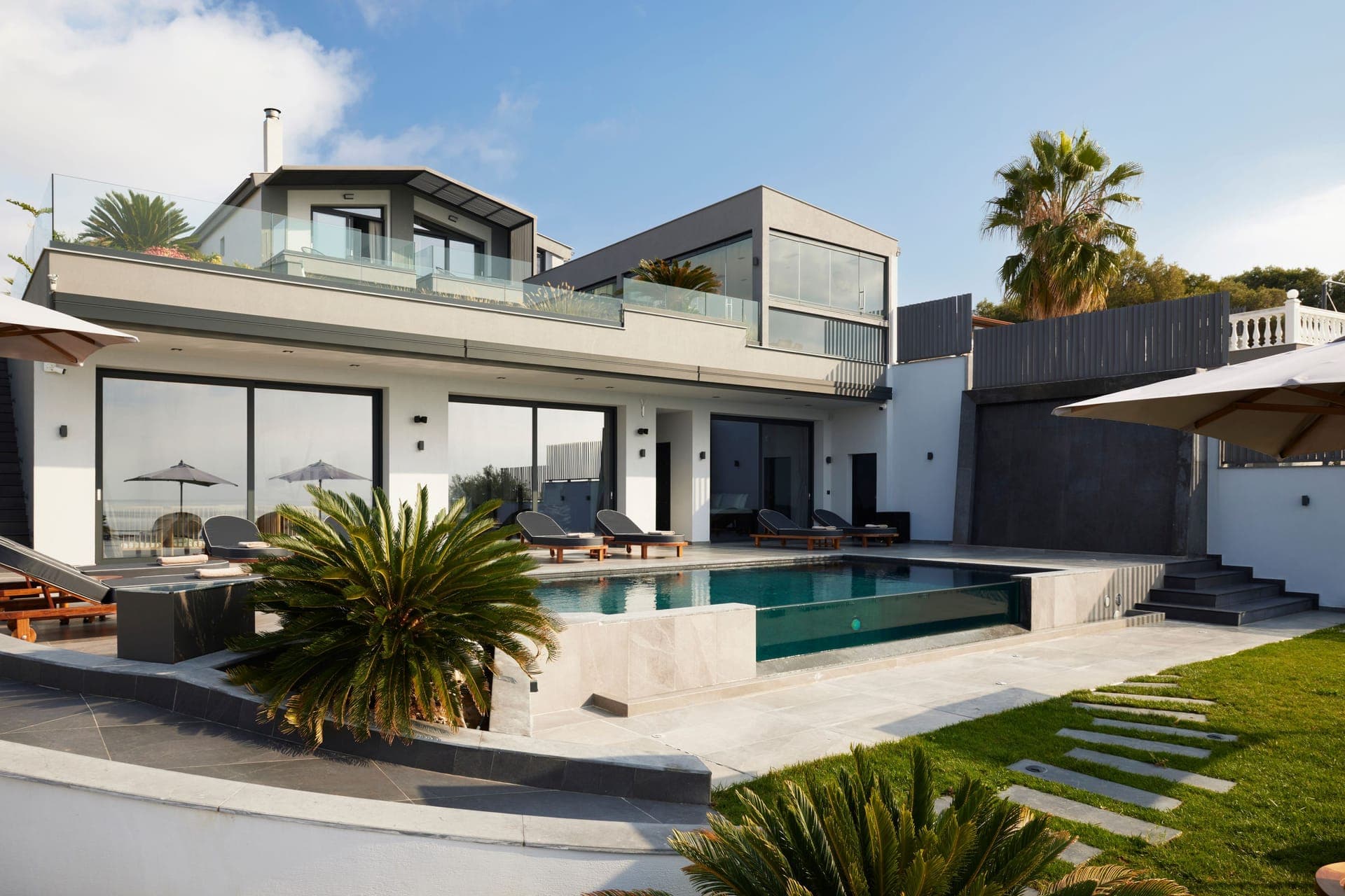 properties-VILLAOMNIA-0.jpg