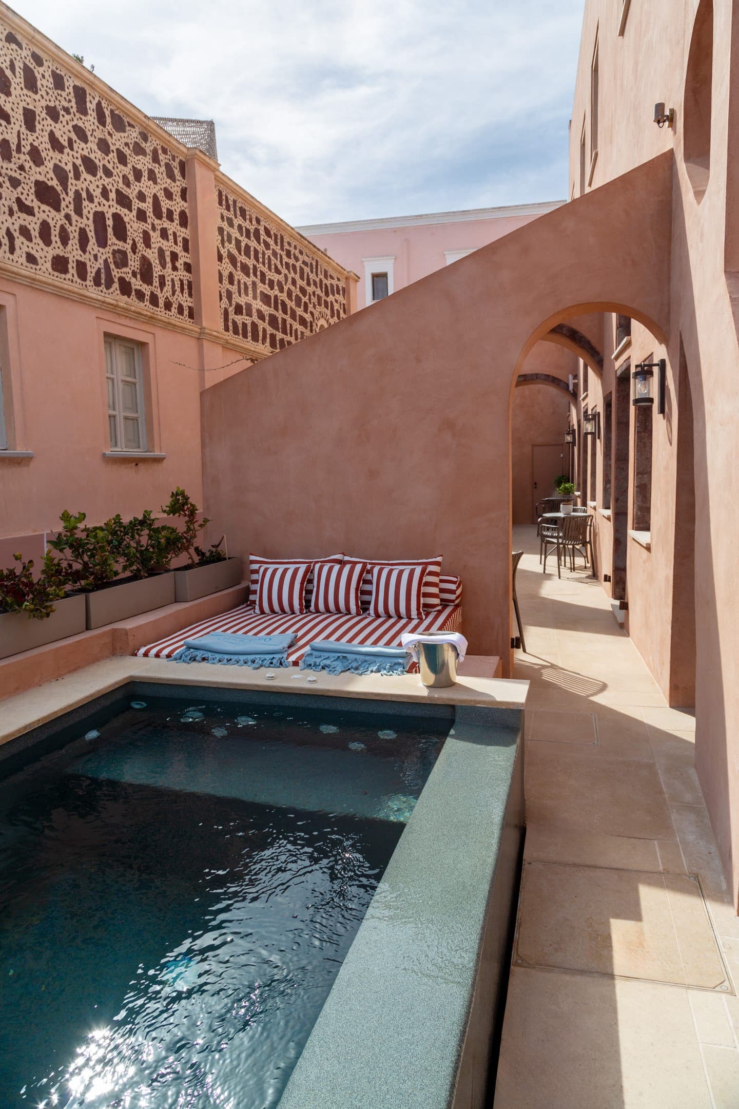 properties-VILLAORO-2.jpg