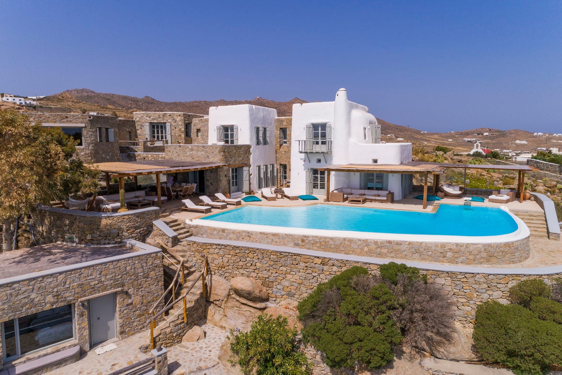 properties-VILLAVISTA-0.jpg