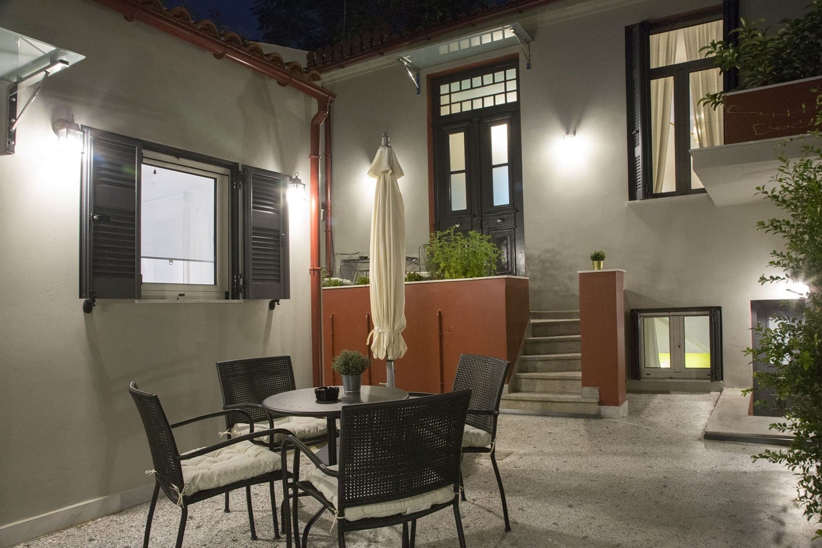 properties-VOL3YARDLO-3.jpg