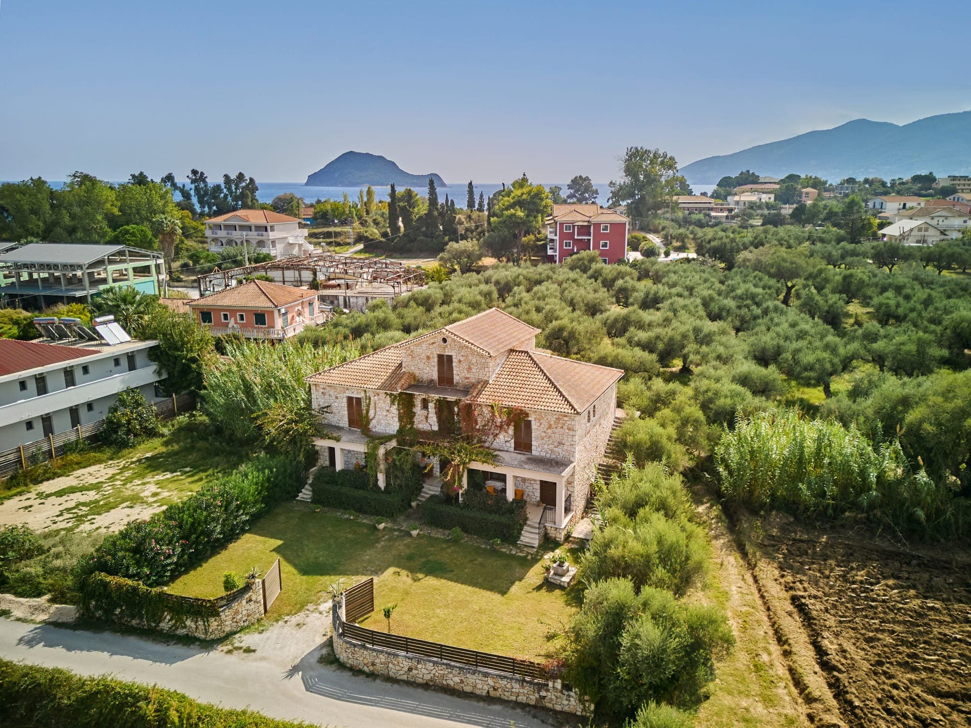 properties-VPUNENTE-2.jpg