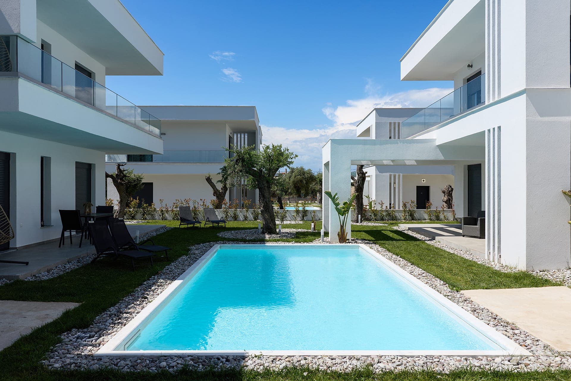 properties-WHITEDR-1.jpg