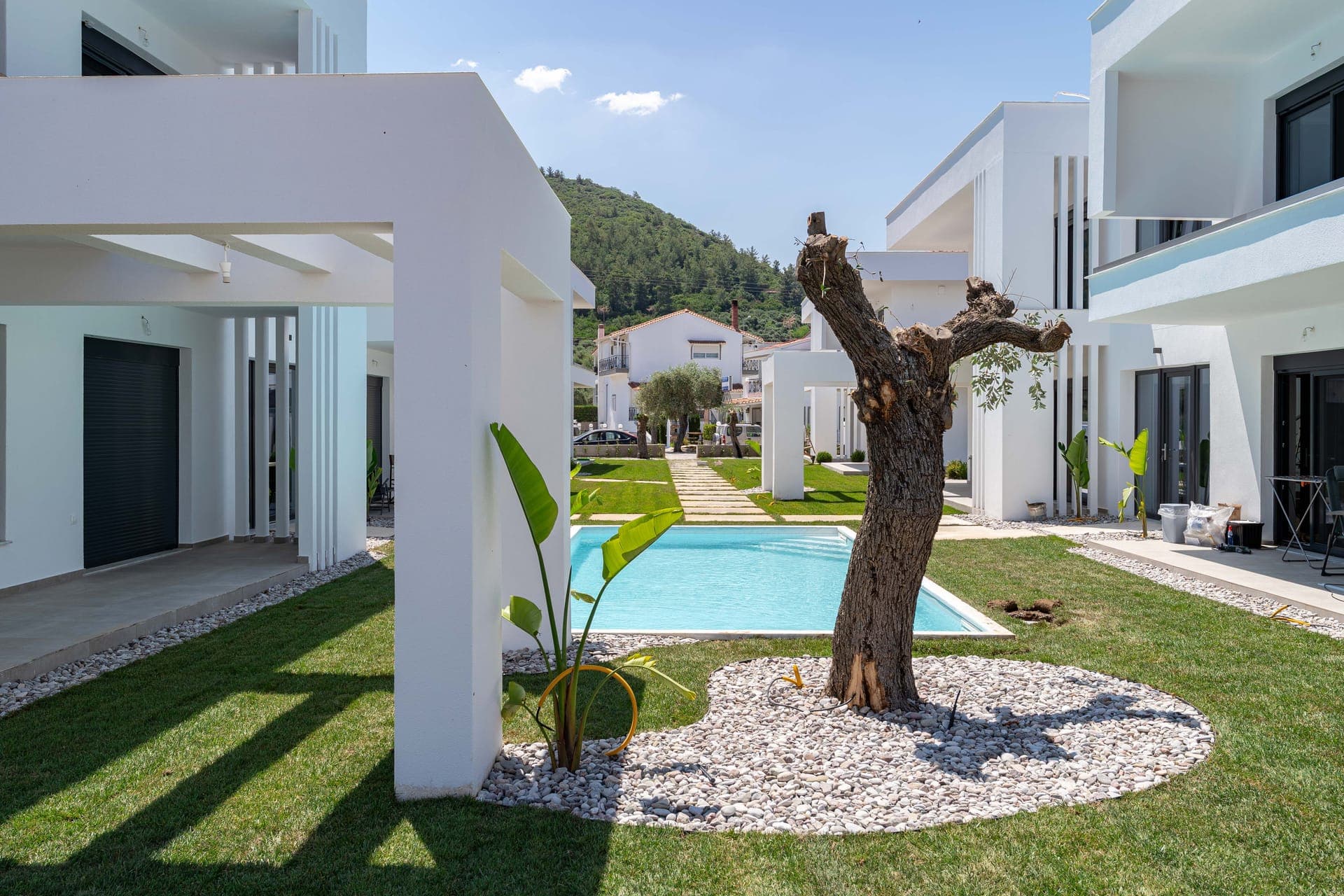 properties-WHITEDR-2.jpg
