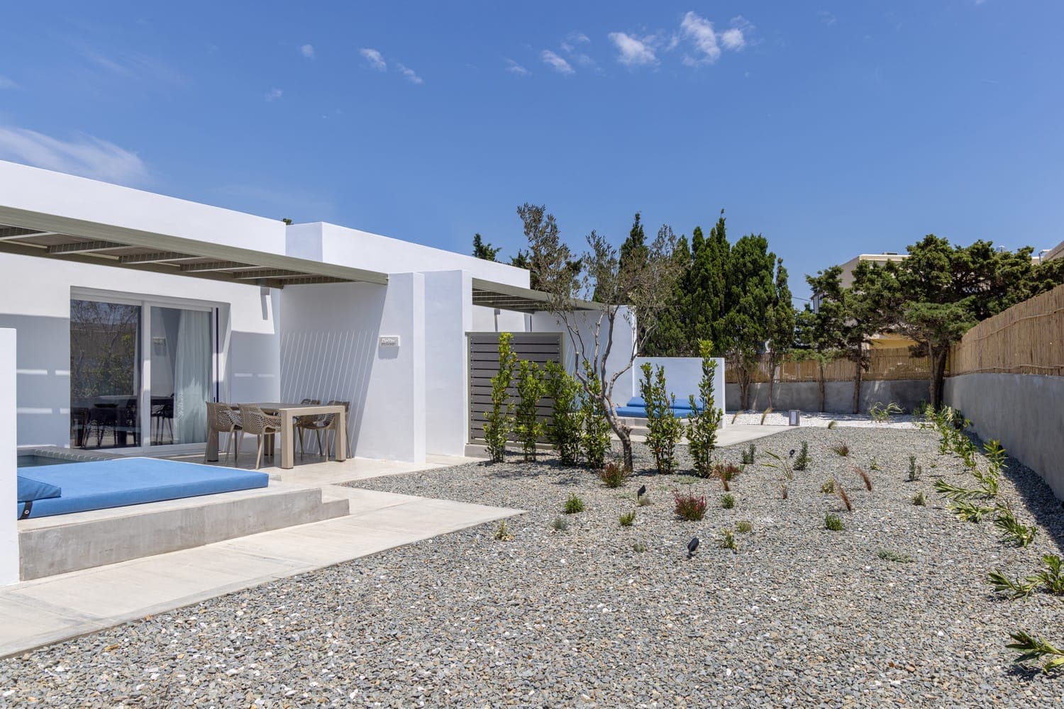 properties-WHITEHOLID-3.jpg