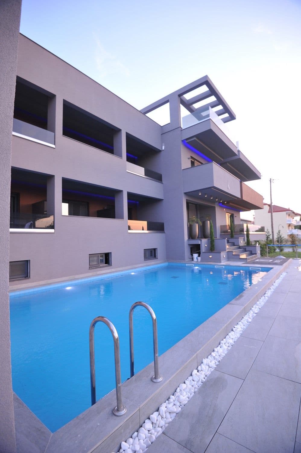 properties-YAKINTHOSH-0.jpg