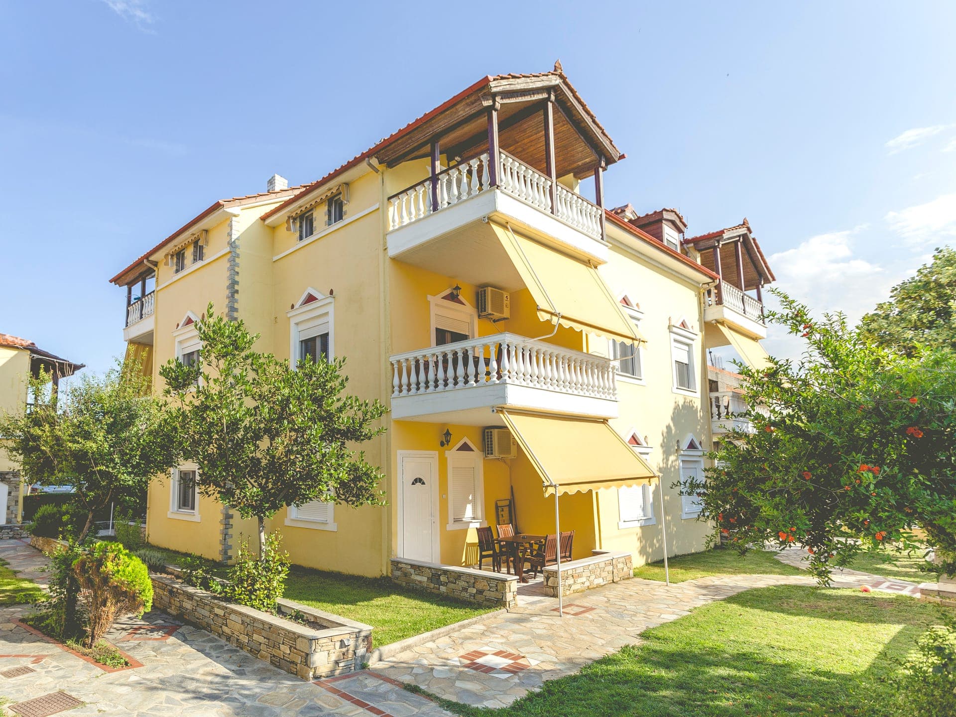 properties-YIANNAV-1.jpg
