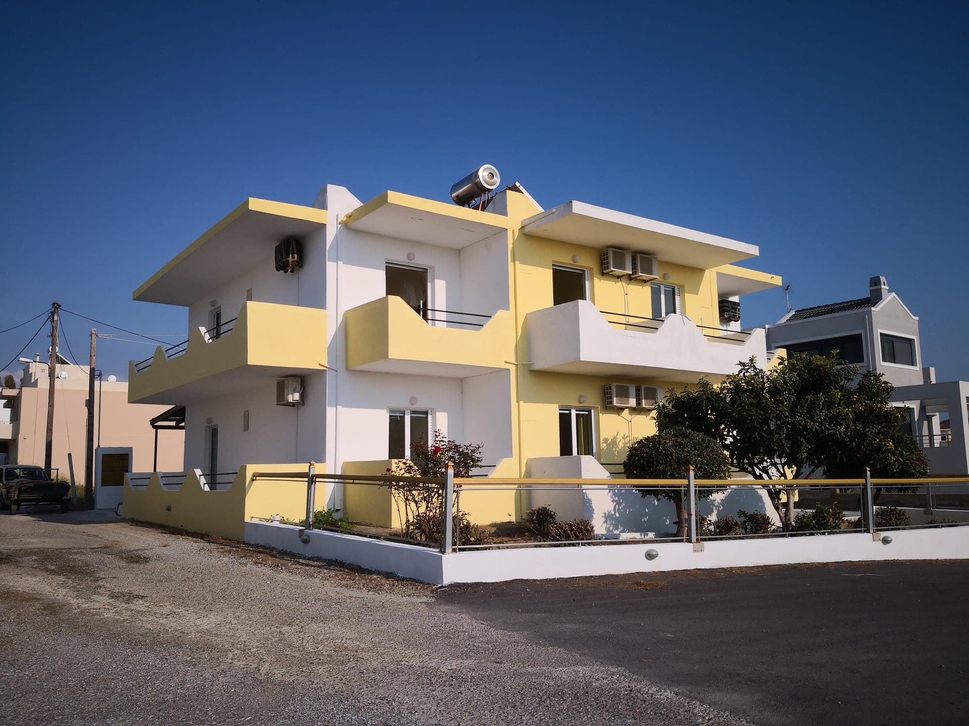 properties-YIANNISAPT-1.jpg