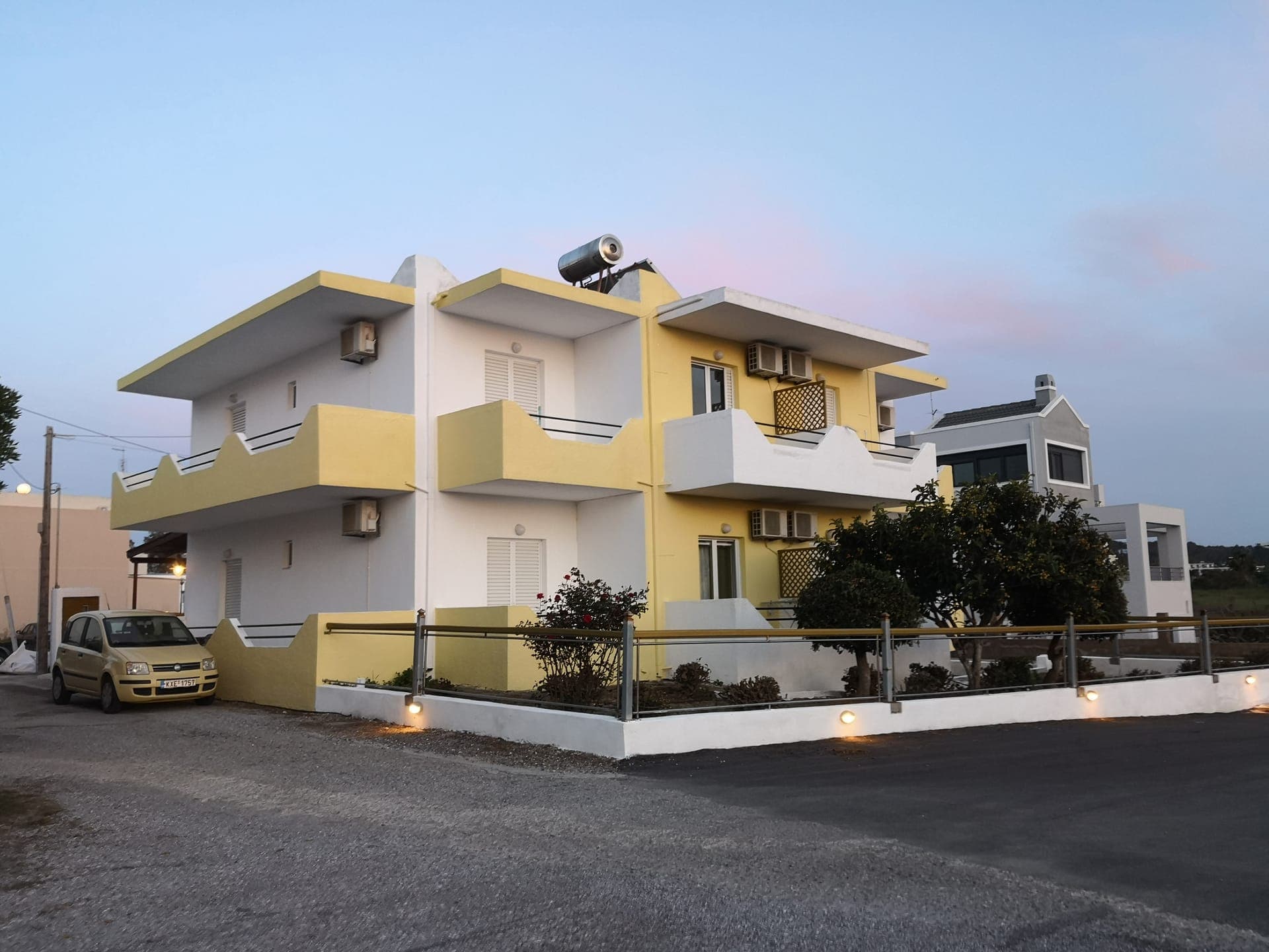 properties-YIANNISAPT-3.jpg