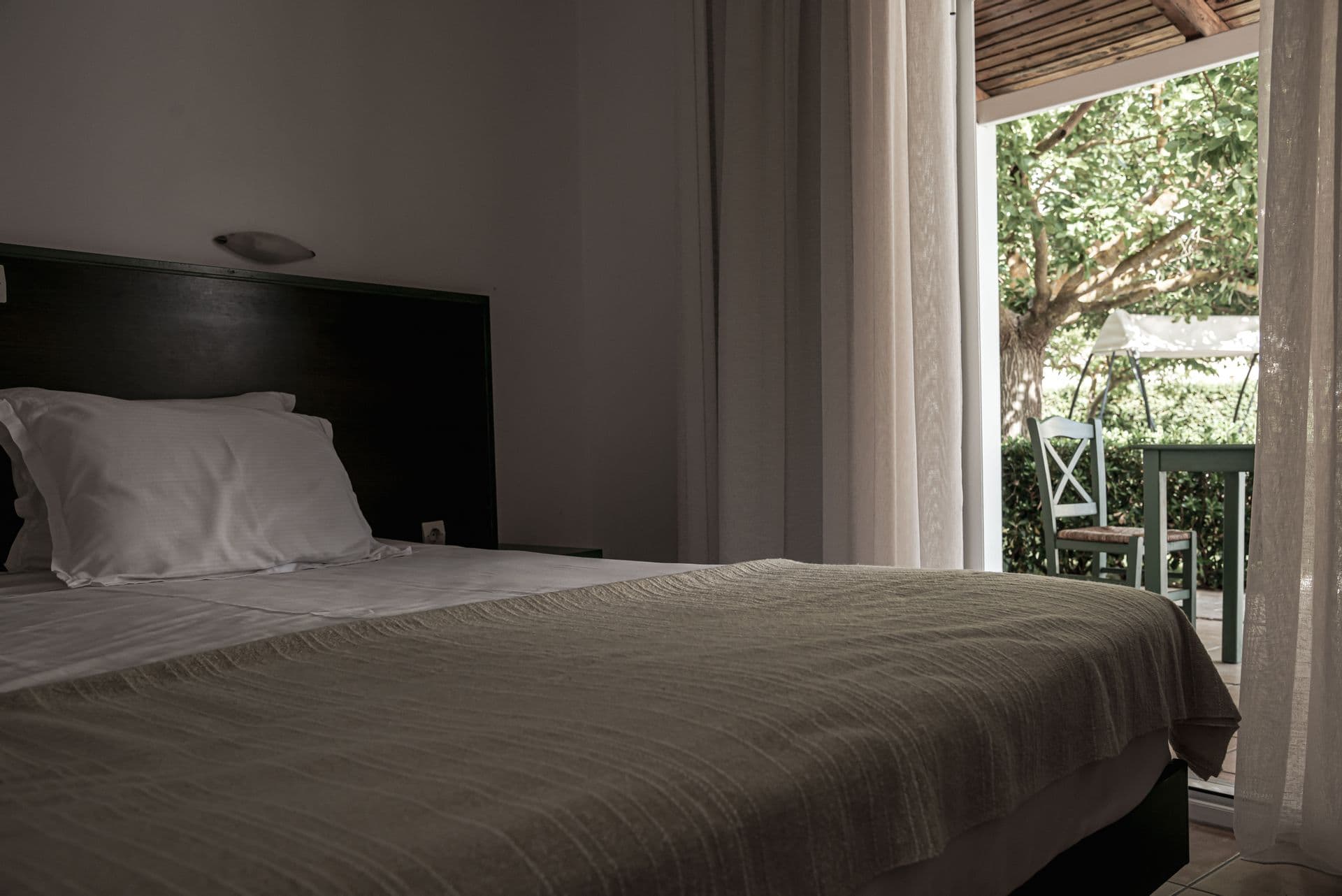 properties-ZEFYROSECO-3.jpg